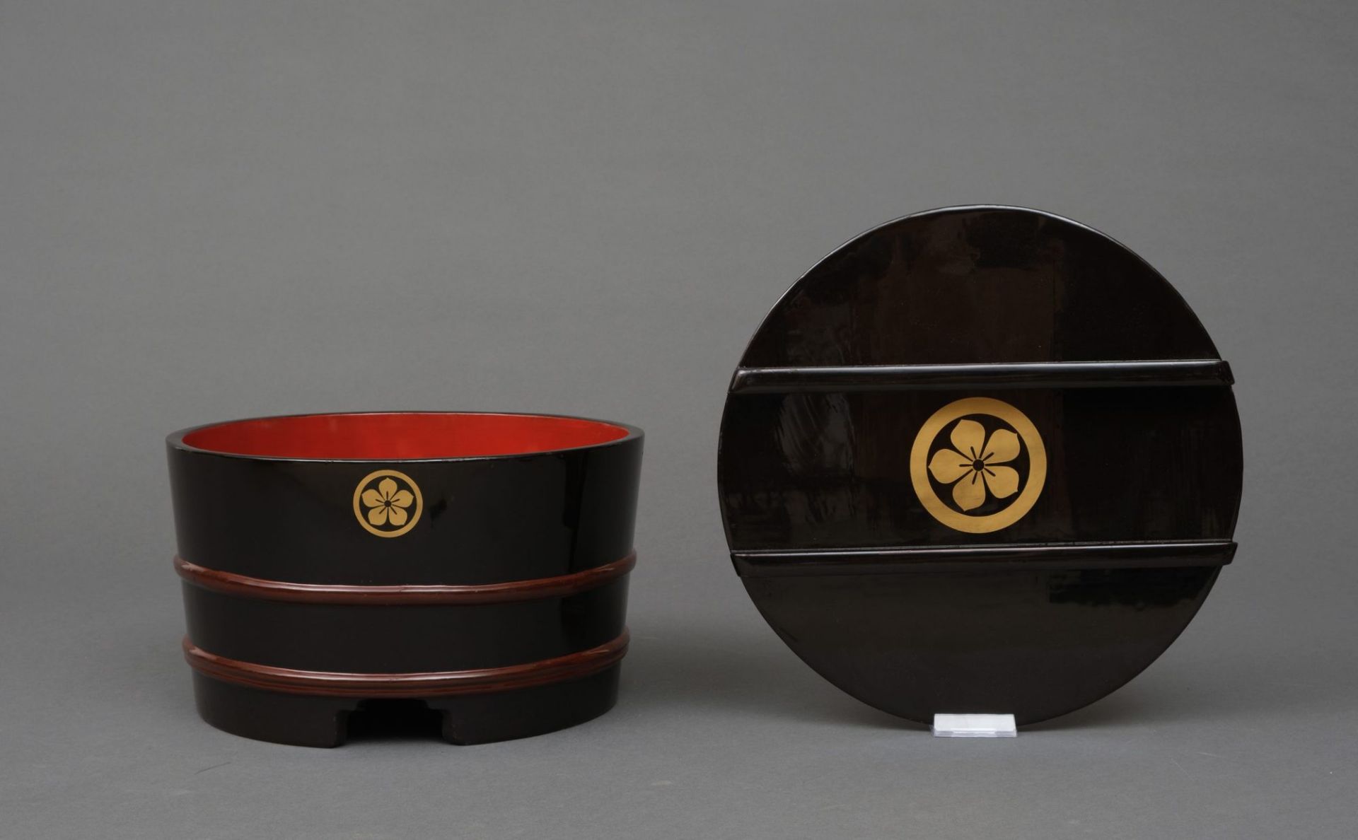 TWO JAPANESE LACQUERED RICE CONTAINERS, MEIJI PERIOD (1868-1912) - Bild 10 aus 10
