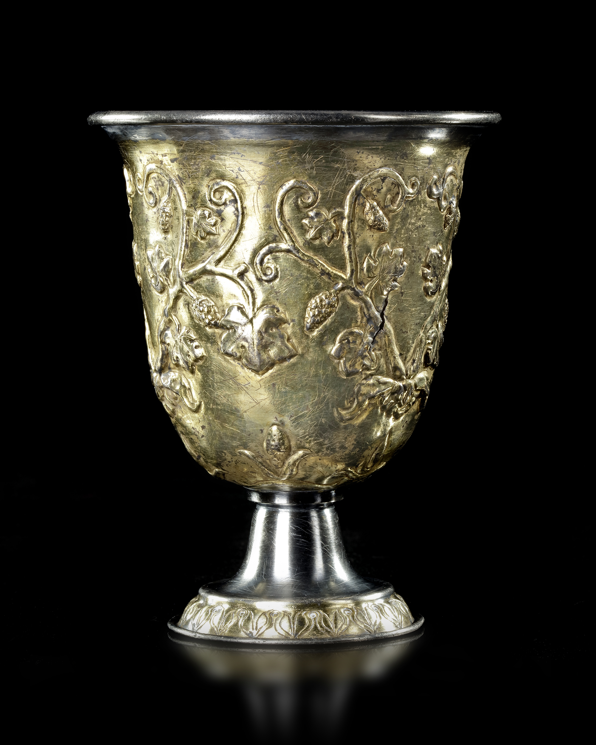 A PARCEL GILT SILVER PEDESTAL CUP, 4TH CENTURY AD - Image 2 of 4