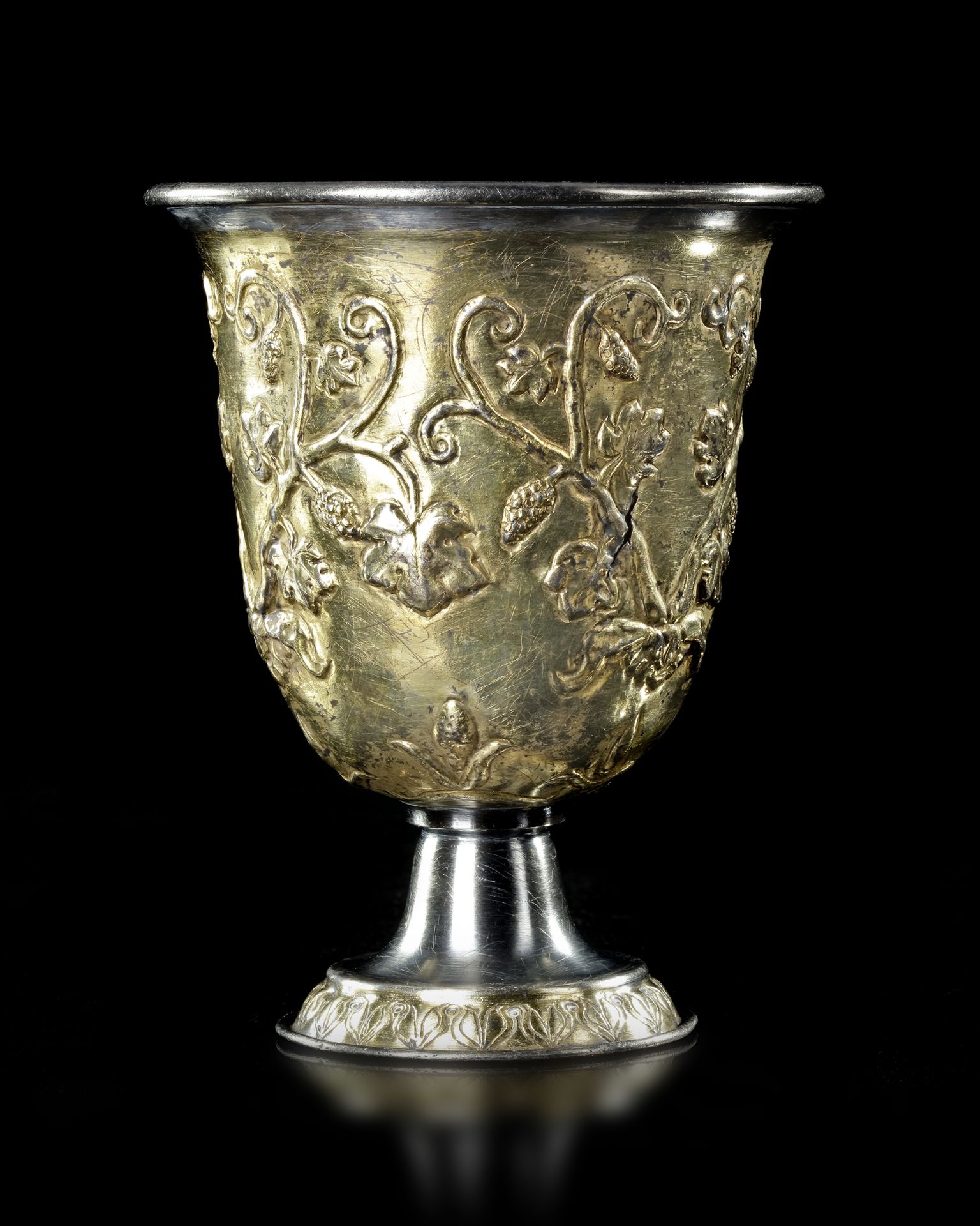 A PARCEL GILT SILVER PEDESTAL CUP, 4TH CENTURY AD - Bild 2 aus 4