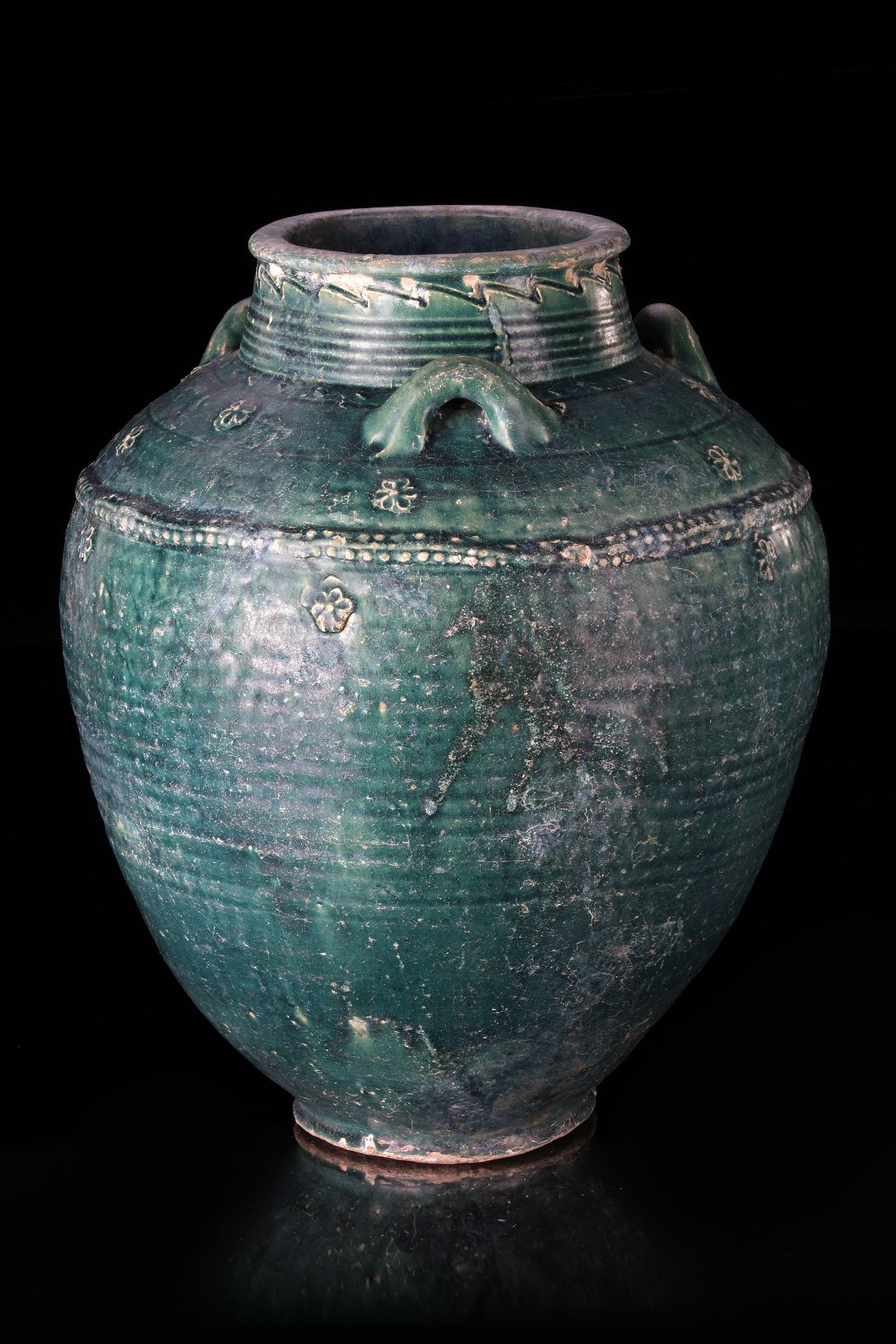 A LARGE POST SASSANIAN TURQUOISE GLAZED POTTERY STORAGE JAR, PERSIA, 6TH-8TH CENTURY - Image 3 of 6