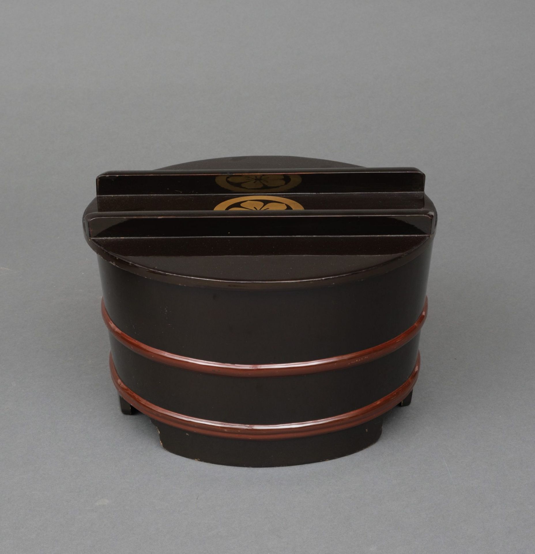 TWO JAPANESE LACQUERED RICE CONTAINERS, MEIJI PERIOD (1868-1912) - Bild 6 aus 10