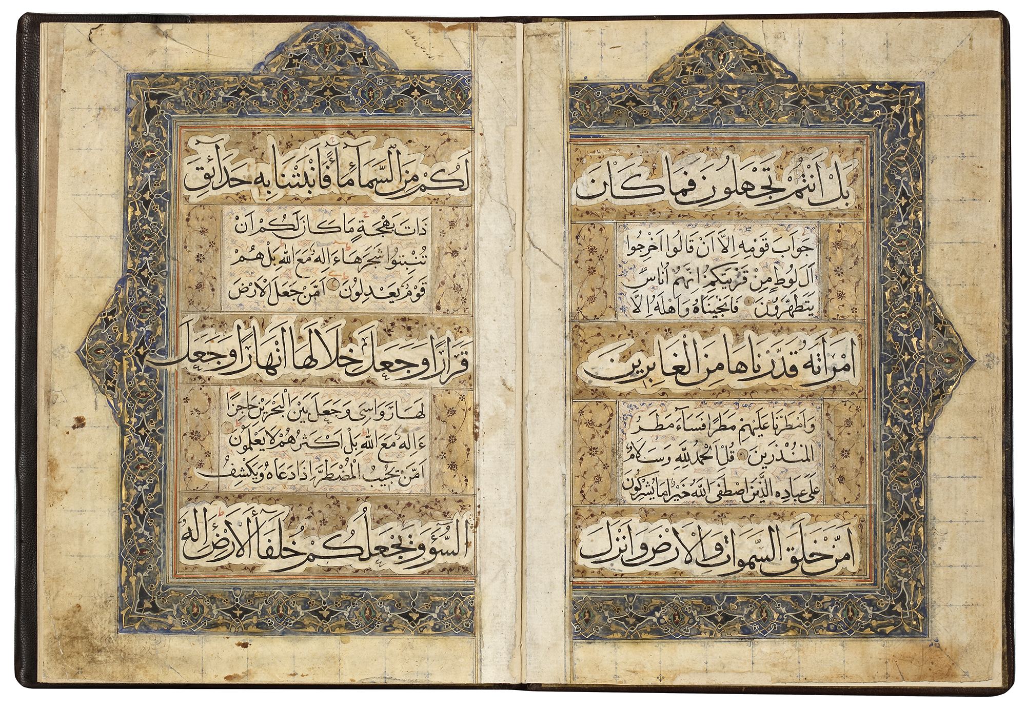 A LATE TIMURID QURAN JUZ, BY AHMED AL-RUMI IN 858 AH/1454 AD - Image 3 of 12