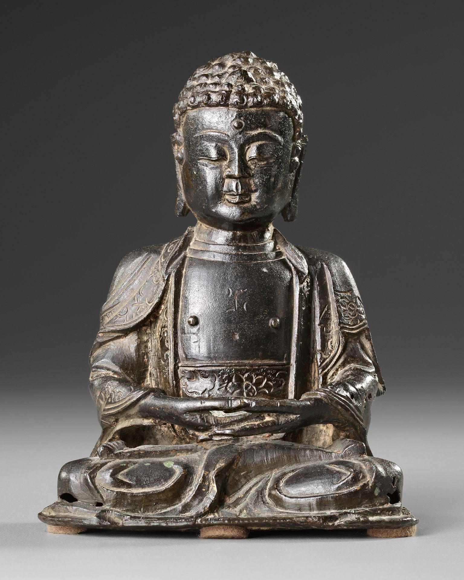 A CHINESE BRONZE SEATED BUDDHA, 19TH CENTURY