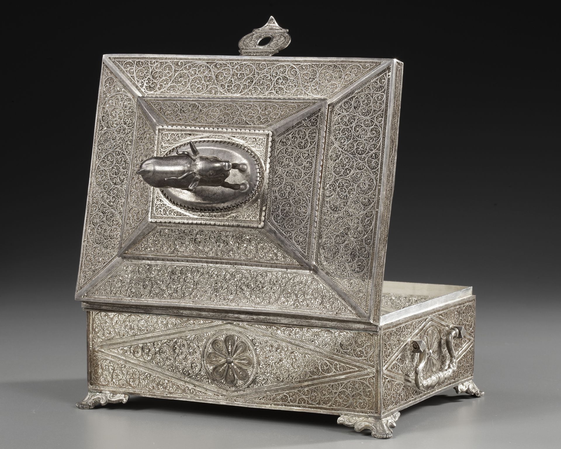 AN OTTOMAN SILVER FILIGREE CASKET, 19TH CENTURY - Image 5 of 5