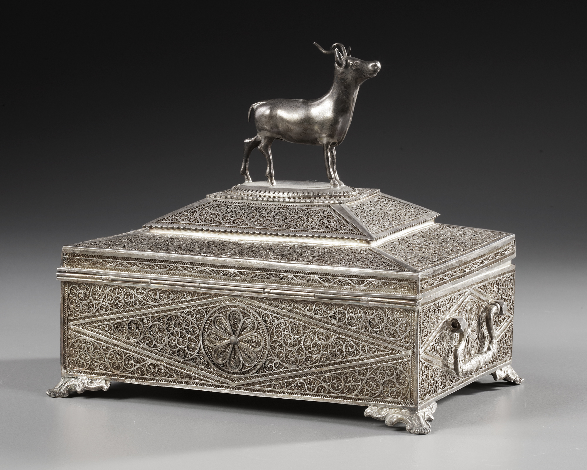 AN OTTOMAN SILVER FILIGREE CASKET, 19TH CENTURY - Image 4 of 5