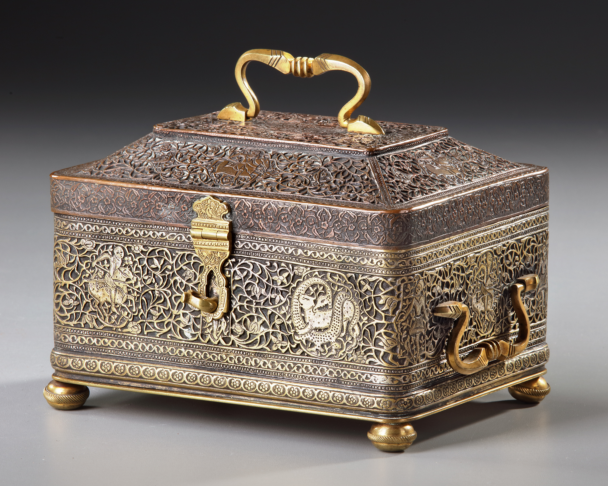 AN ENGRAVED AND PIERCED QAJAR BRASS CASKET, 18TH - 19TH CENTURY - Image 2 of 5