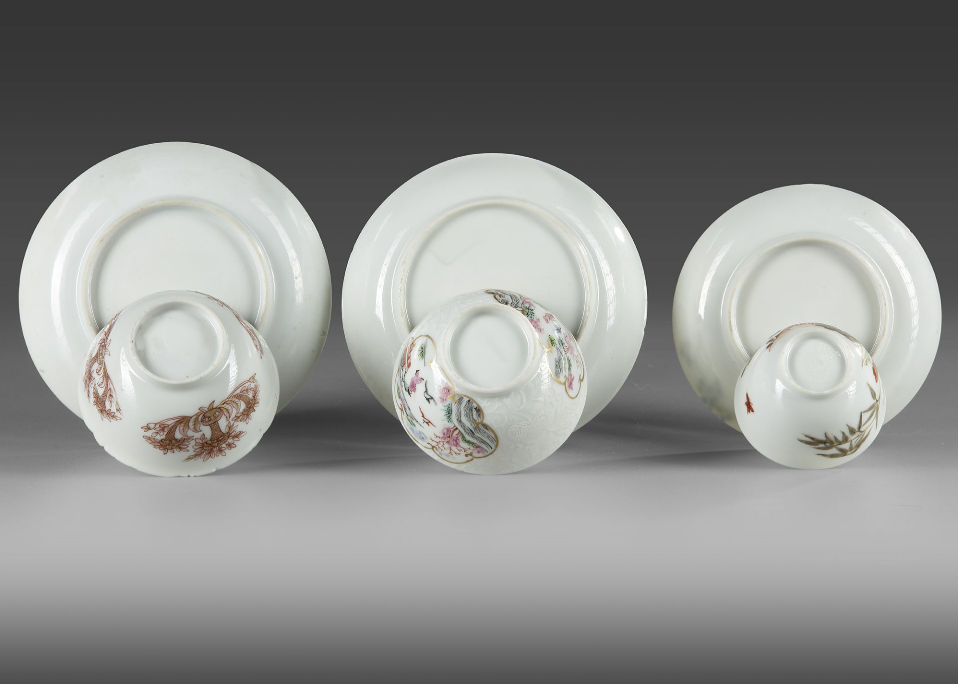 A CHINESE PORCELAIN COLLECTION OF THREE CUPS AND THREE SAUCERS, QIANLONG PERIOD - Image 2 of 2