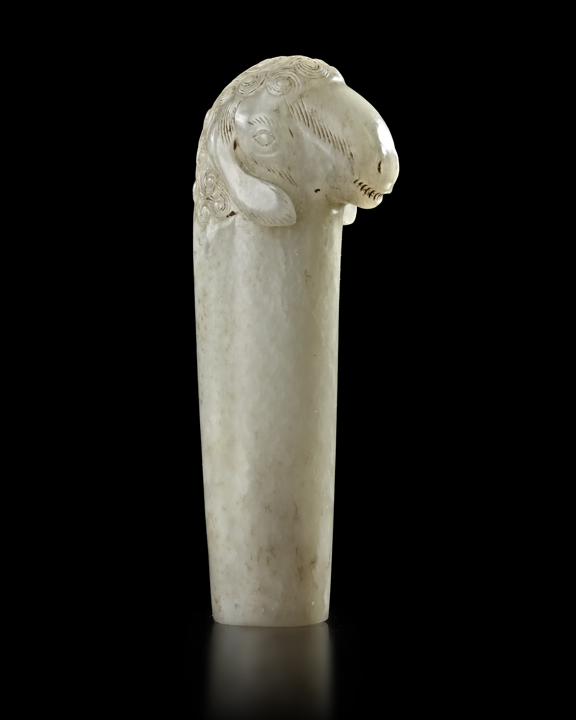 A FINE MUGHAL JADE RAM'S-HEAD DAGGER'S HILT, 19TH CENTURY - Image 2 of 10