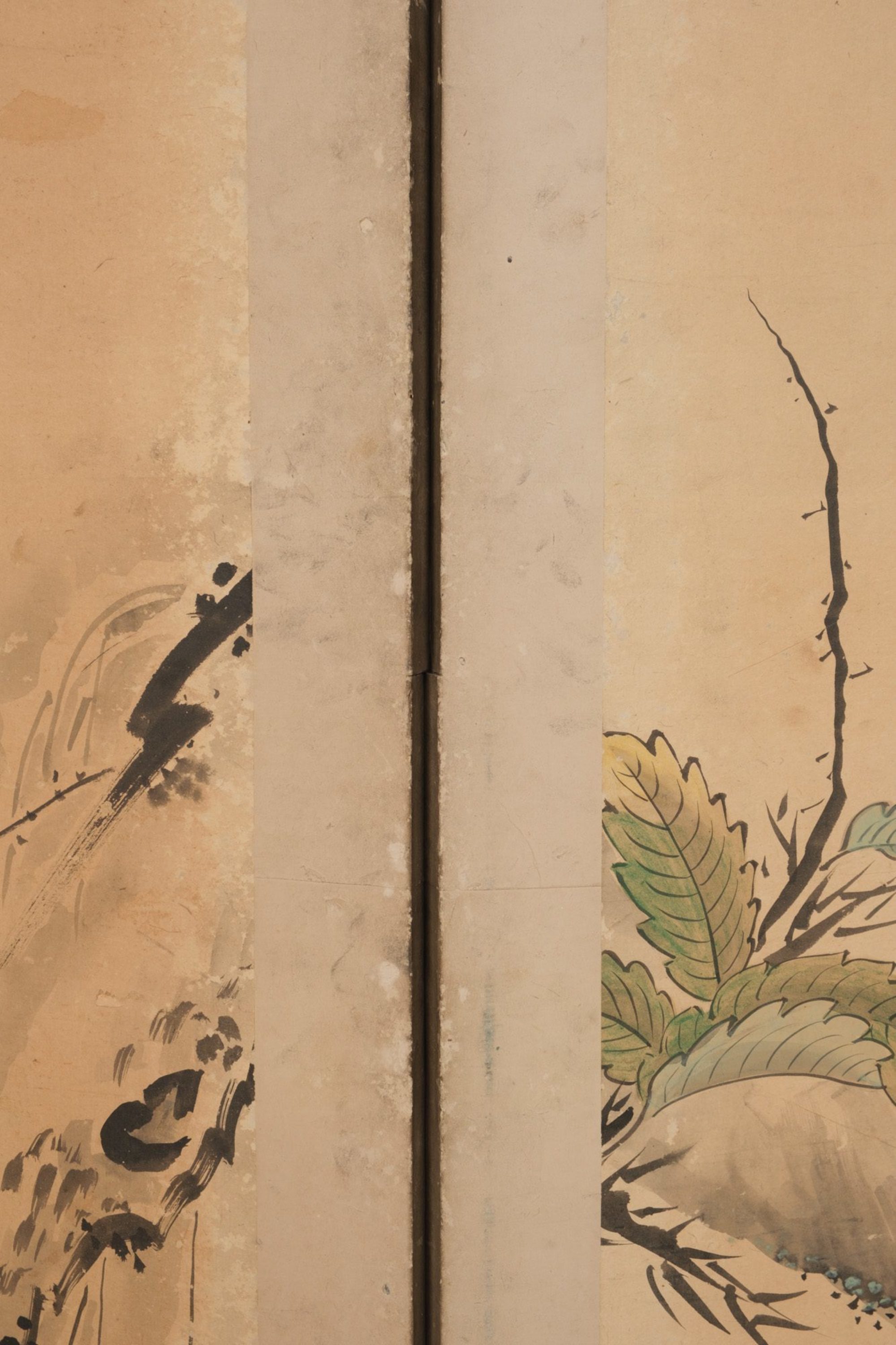 A LARGE JAPANESE SIX-PANEL SCREEN WITH HAWKS, FIRST HALF 19TH CENTURY (LATE EDO PERIOD) - Image 7 of 15