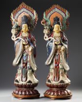 A PAIR OF CHINESE POLYCHROME PAINTED WOODEN CARVED FIGURES OF GUANYIN, EARLY 20TH CENTURY