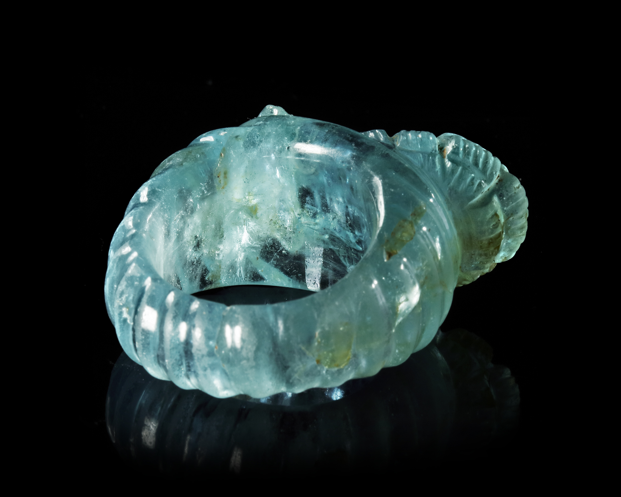 A HIGHLY IMPORTANT ROMAN RING IN AQUAMARINE, 2ND CENTURY AD OR LATER - Image 4 of 4