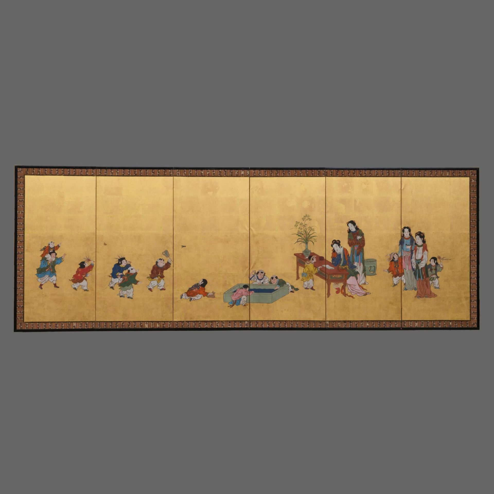 A JAPANESE 6-PANEL BYÔBU WITH PLAYING CHILDREN, SECOND HALF 19TH CENTURY (EARLY MEIJI PERIOD) - Bild 6 aus 6