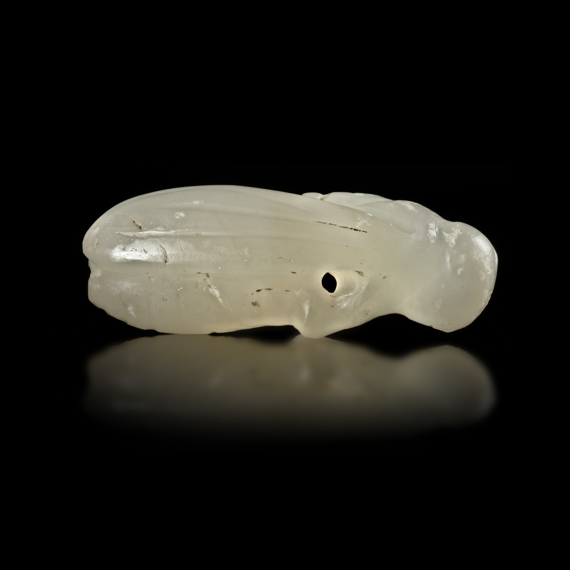 A ROMAN CHALCEDONY AMULET IN THE FORM OF A CICADA, 1ST CENTURY AD - Bild 3 aus 4