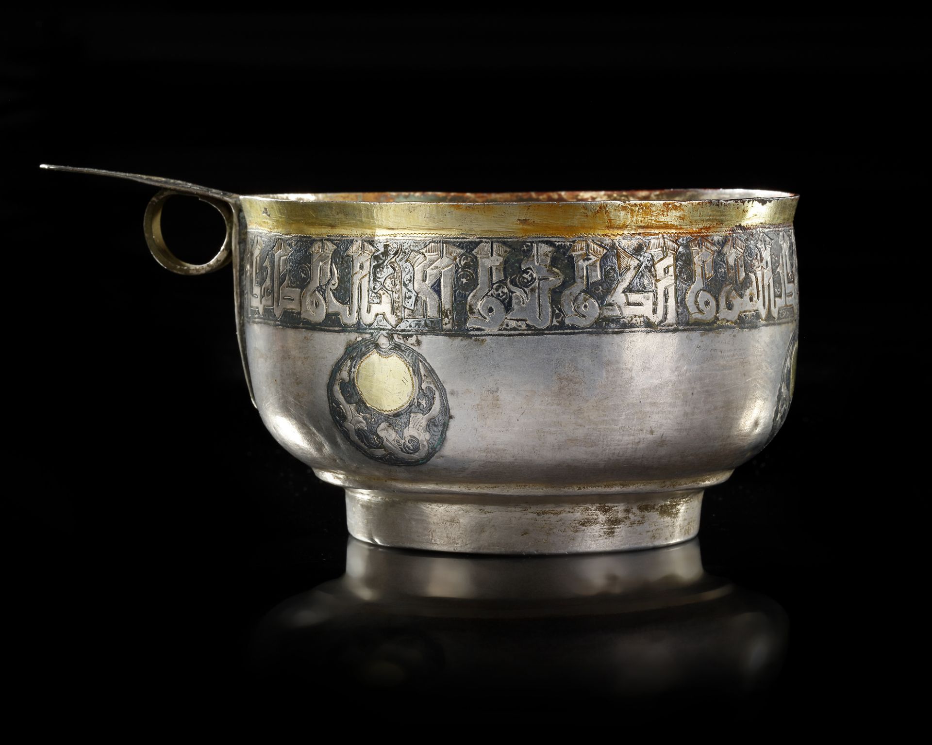 A RARE SILVER AND NIELLOED CUP WITH KUFIC INSCRIPTION, PERSIA OR CENTRAL ASIA, 11TH-12TH CENTURY - Image 12 of 34