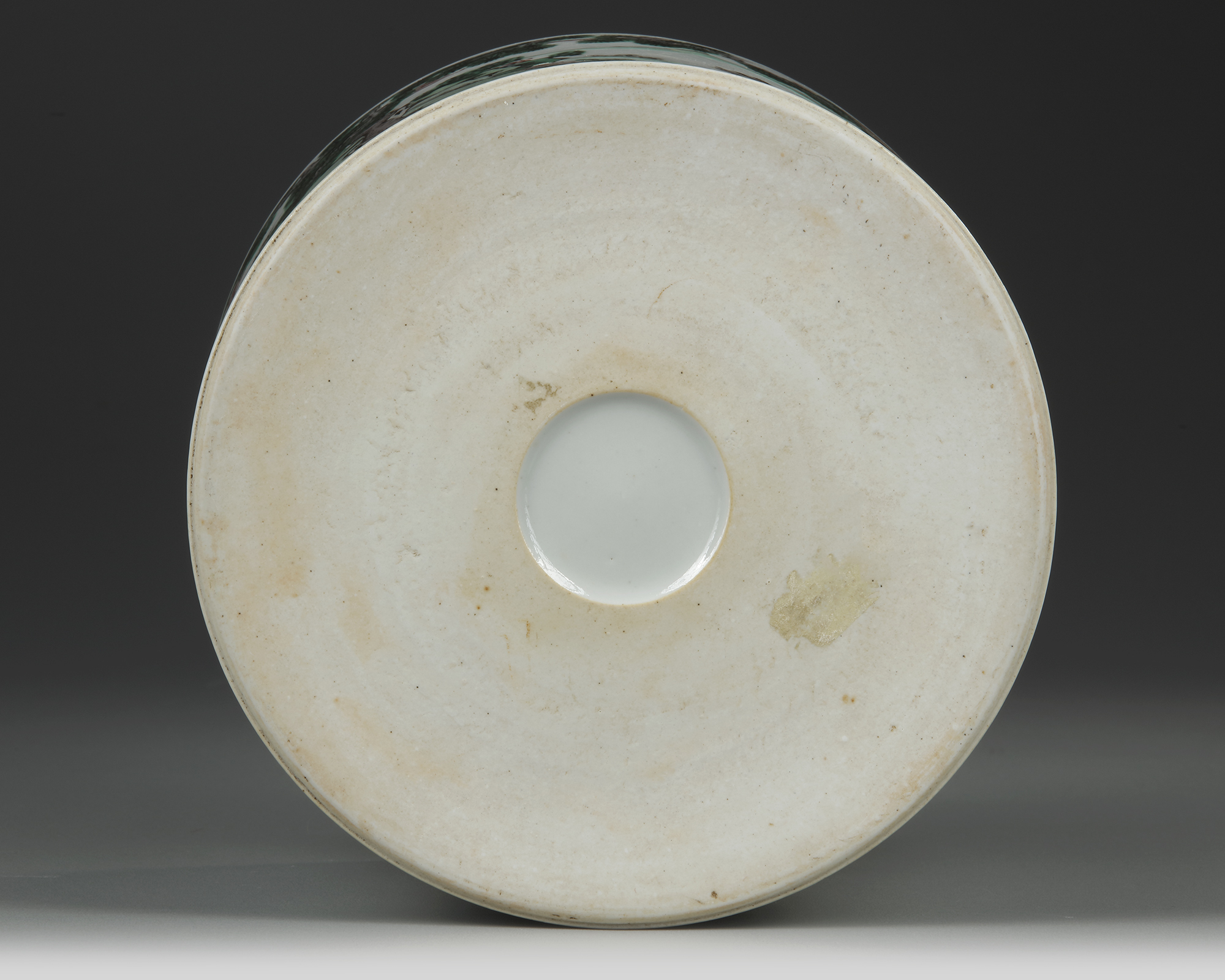 A CHINESE FAMILLE VERTE BRUSH POT, QING DYNASTY (1644-1911) - Image 7 of 7
