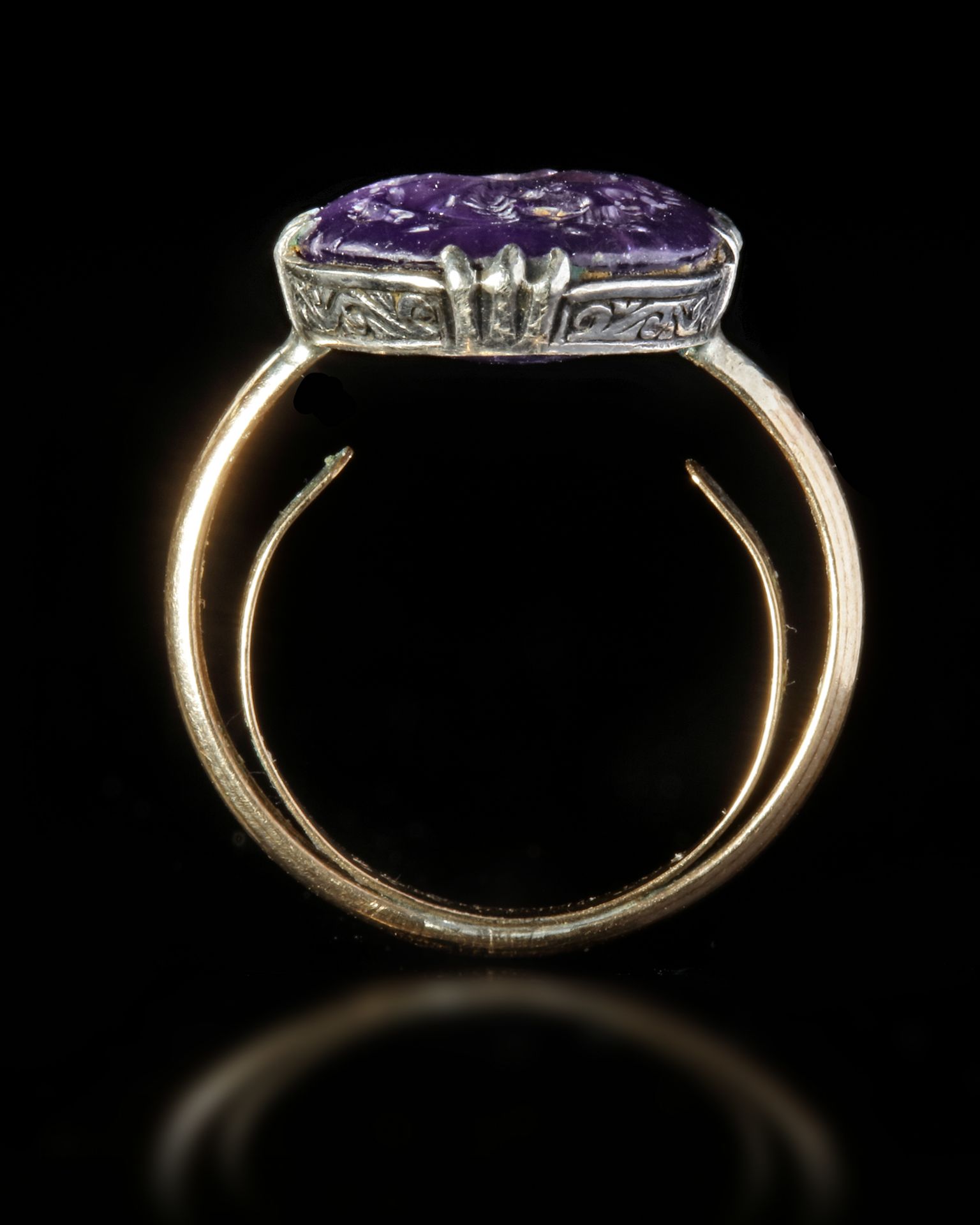 AN ANTIQUE RING WITH A ROMAN AMETHYST INTAGLIO, 1ST CENTURY AD, 18TH CENTURY RING - Image 5 of 7