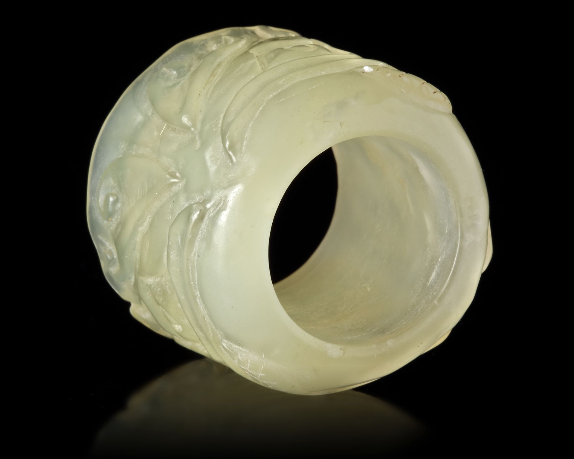 A CHINESE JADE ARCHER'S RING, 20TH CENTURY - Image 3 of 4