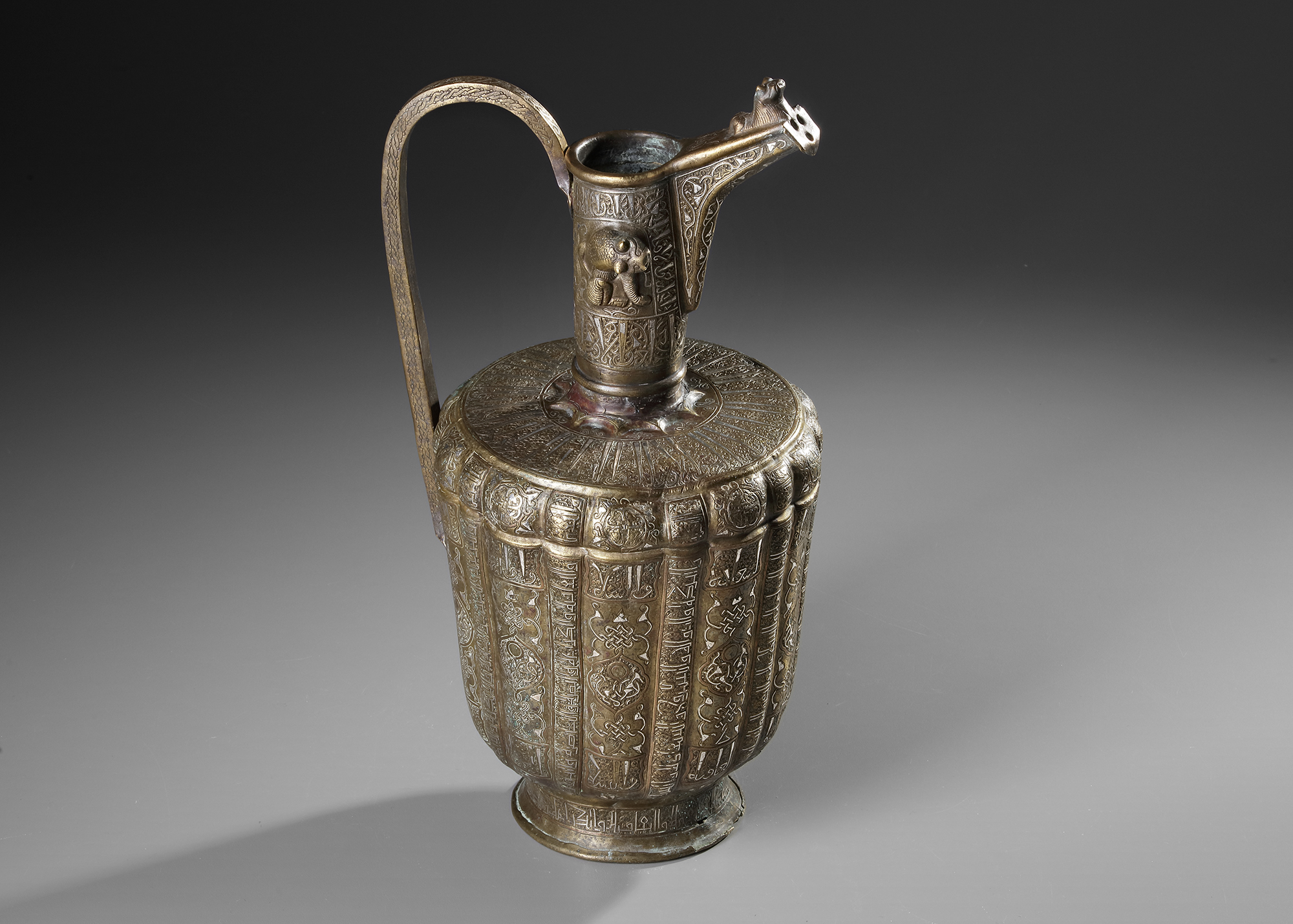 A SILVER AND COPPER INLAID EWER, 12TH CENTURY - Image 7 of 30