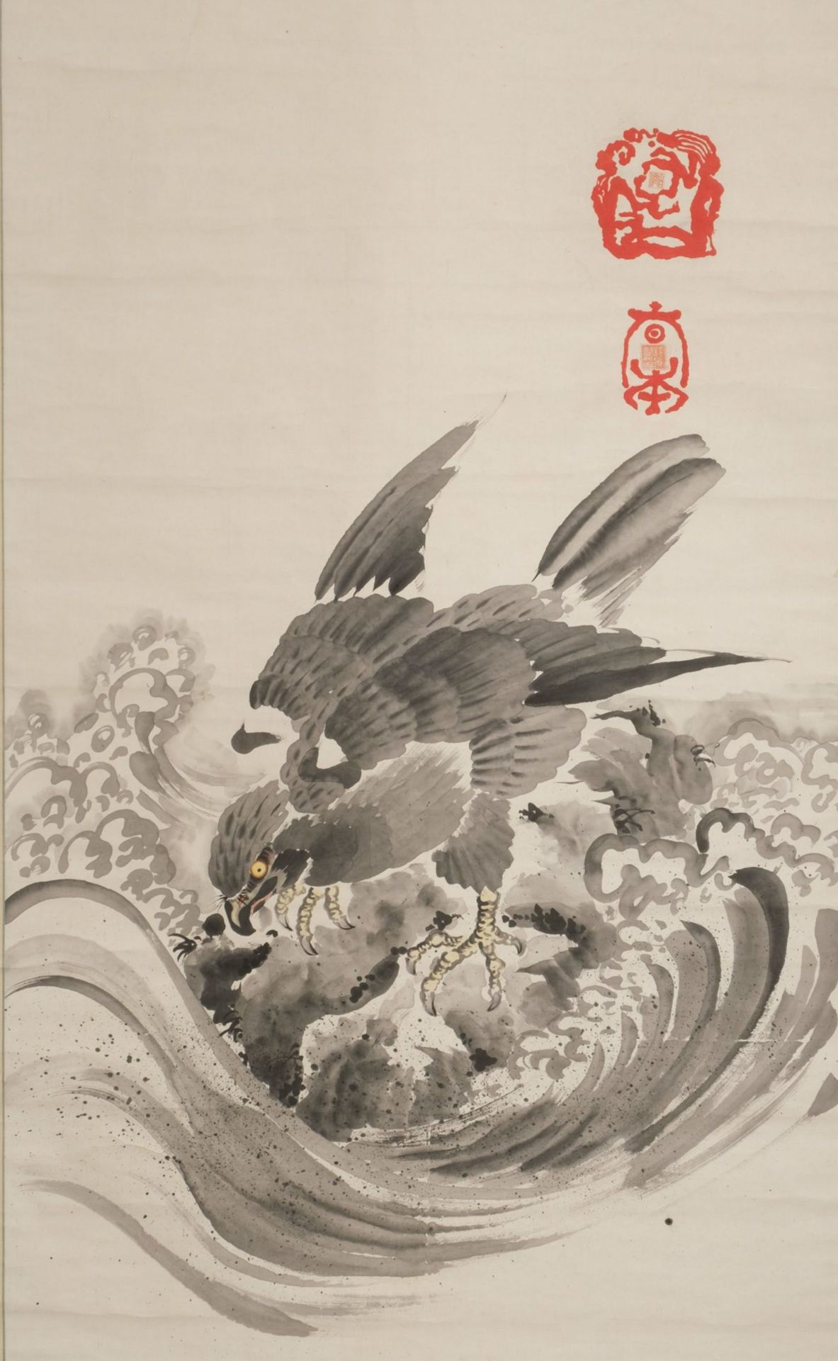 A JAPANESE SCROLL OF HAWK WITH 2 SEALS, MID 20TH CENTURY (MID SHOWA PERIOD) - Bild 2 aus 5