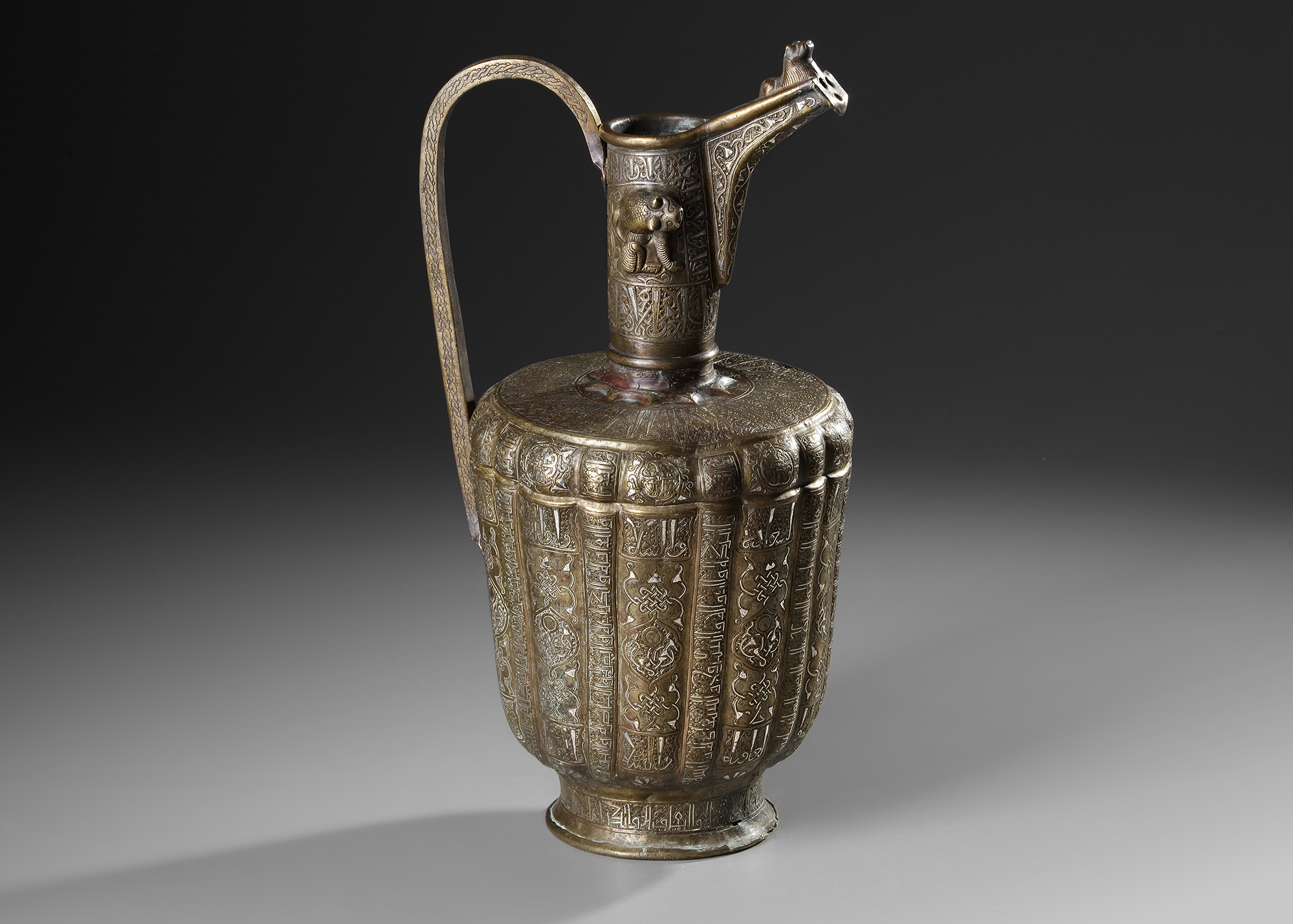 A SILVER AND COPPER INLAID EWER, 12TH CENTURY - Image 6 of 30