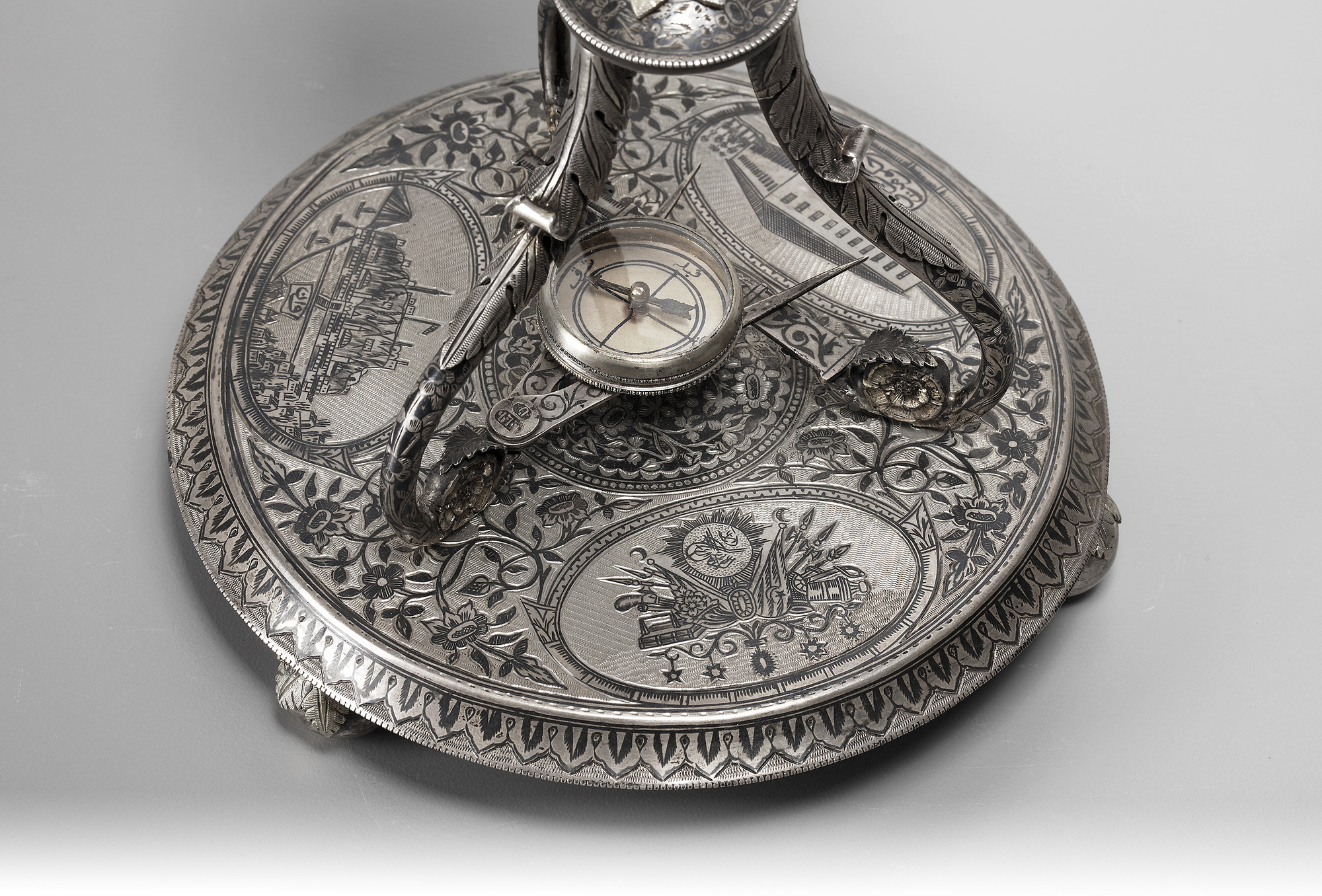 AN OTTOMAN SILVER, NIELLOED AND ENGRAVED GLOBE CLOCK BEARING THE TUGHRA OF SULTAN ABDULHAMID II TURK - Image 16 of 18