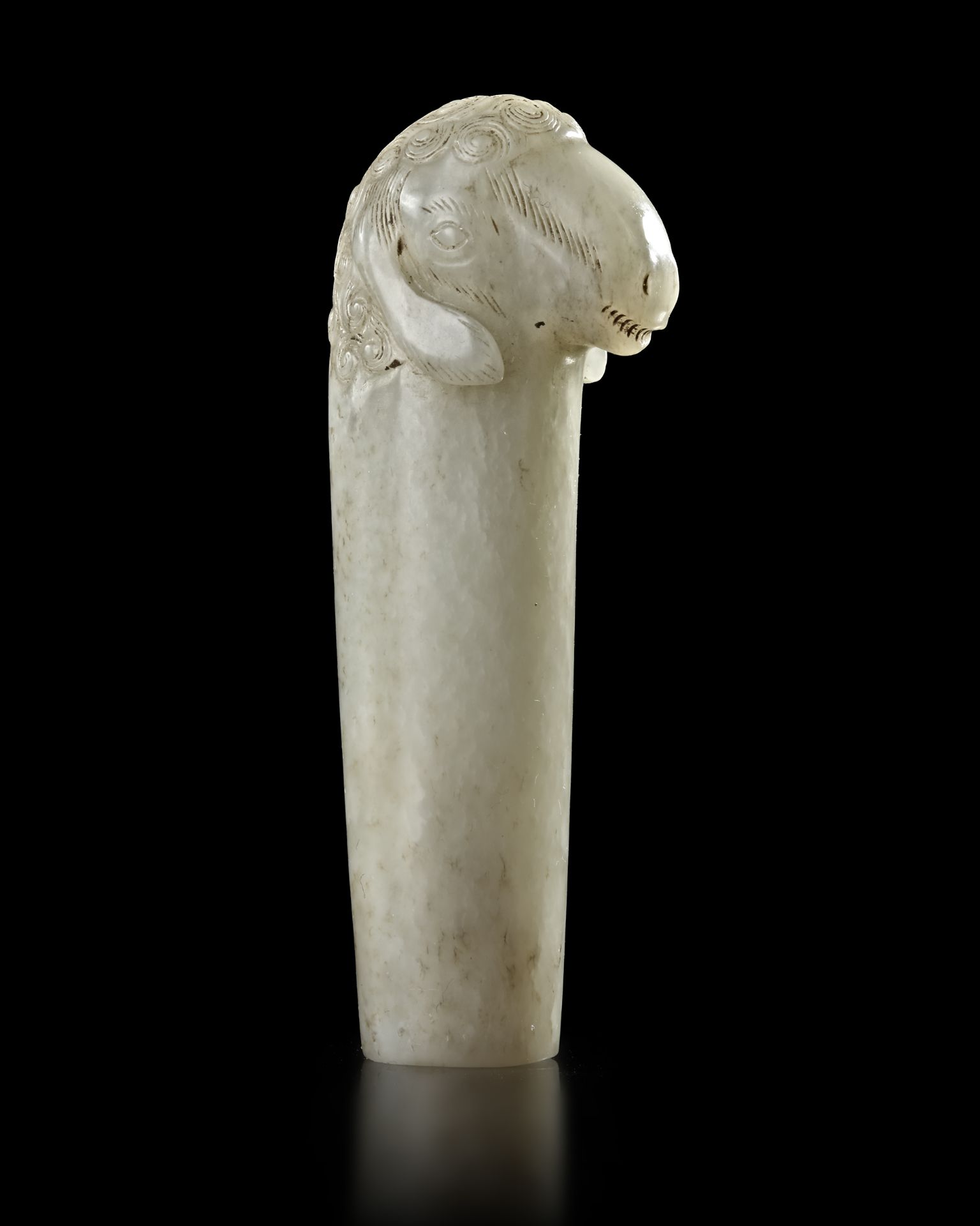 A FINE MUGHAL JADE RAM'S-HEAD DAGGER'S HILT, 19TH CENTURY