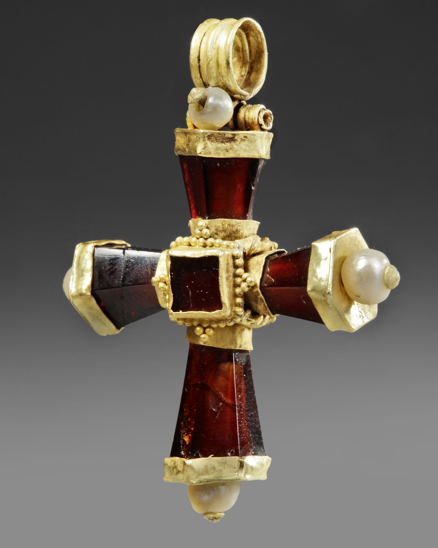 A BYZANTINE CROSS OF GARNET AND GOLD, 6TH-7TH CENTURY AD - Image 3 of 5