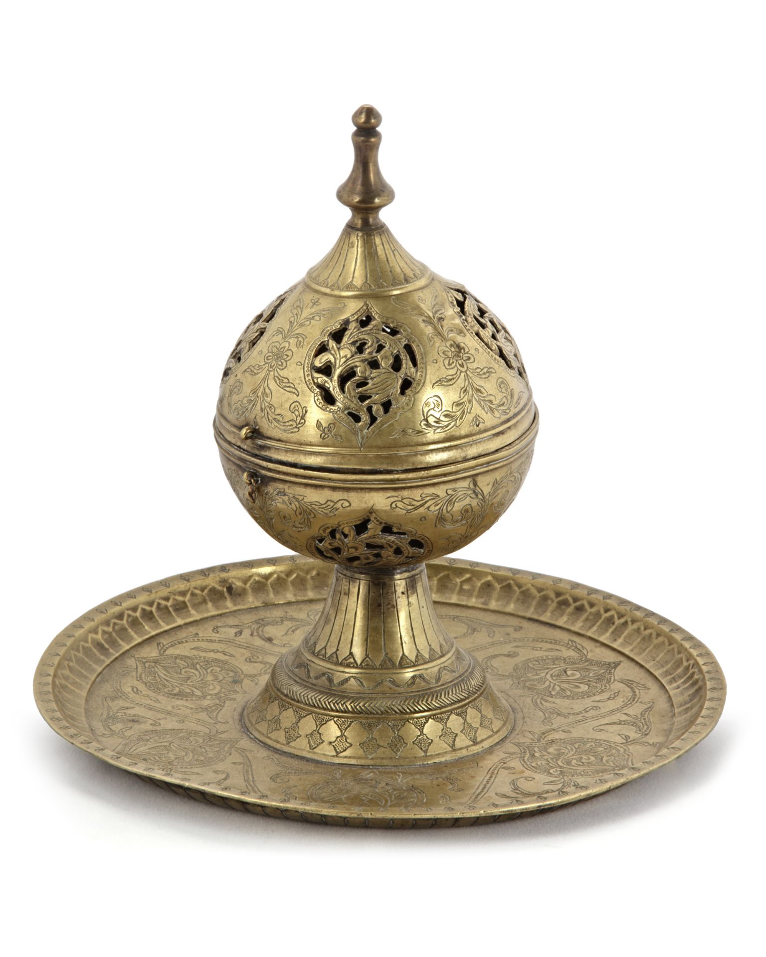 A BRASS INCENSE BURNER, DECCAN, 16TH CENTURY - Image 5 of 10
