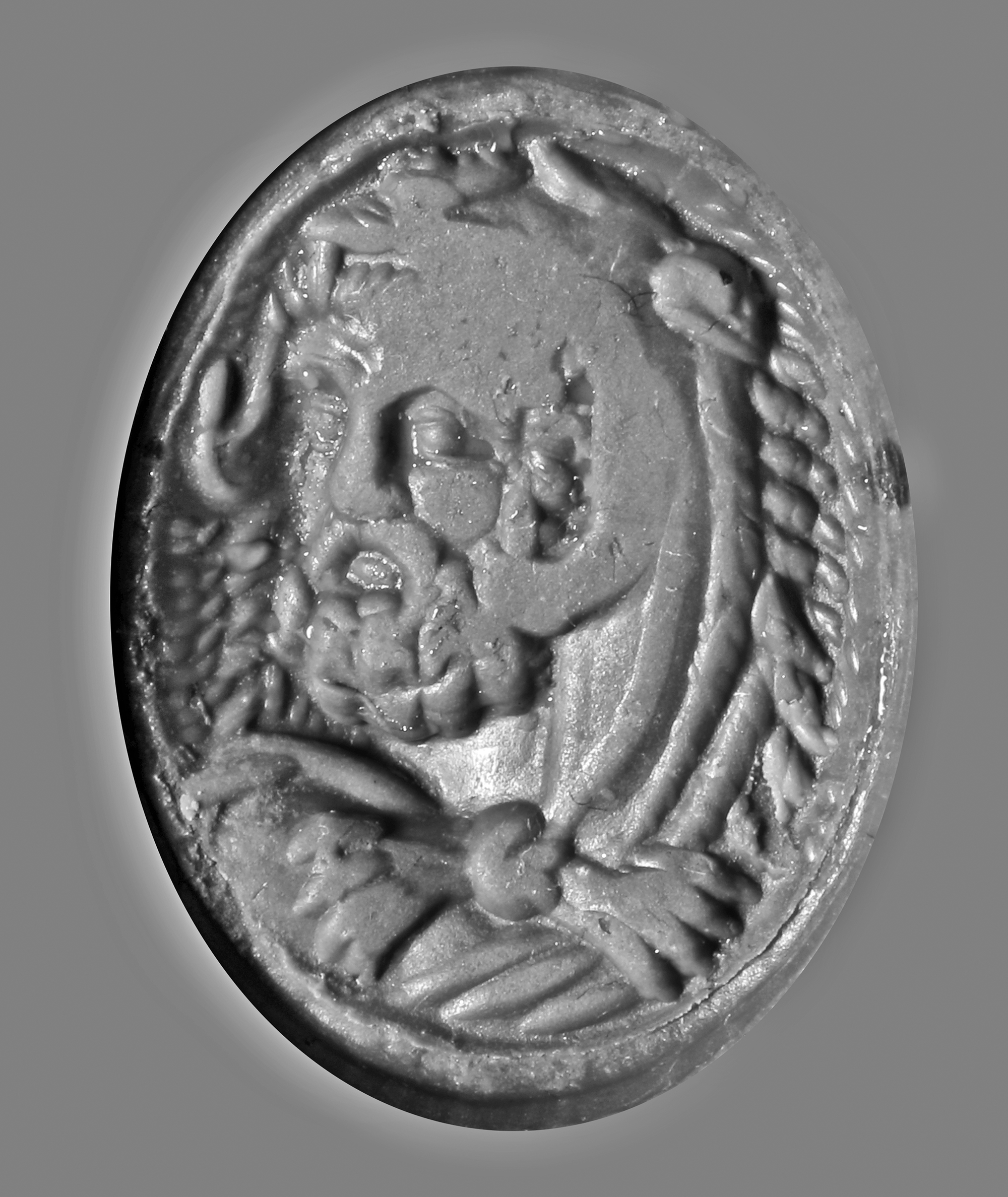 A BEAUTIFUL INTAGLIO IN AQUAMARINE OF A BUST OF HERCULES, 1ST CENTURY AD - Bild 5 aus 5