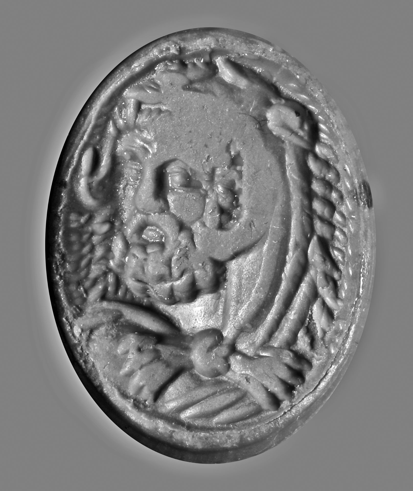 A BEAUTIFUL INTAGLIO IN AQUAMARINE OF A BUST OF HERCULES, 1ST CENTURY AD - Image 5 of 5