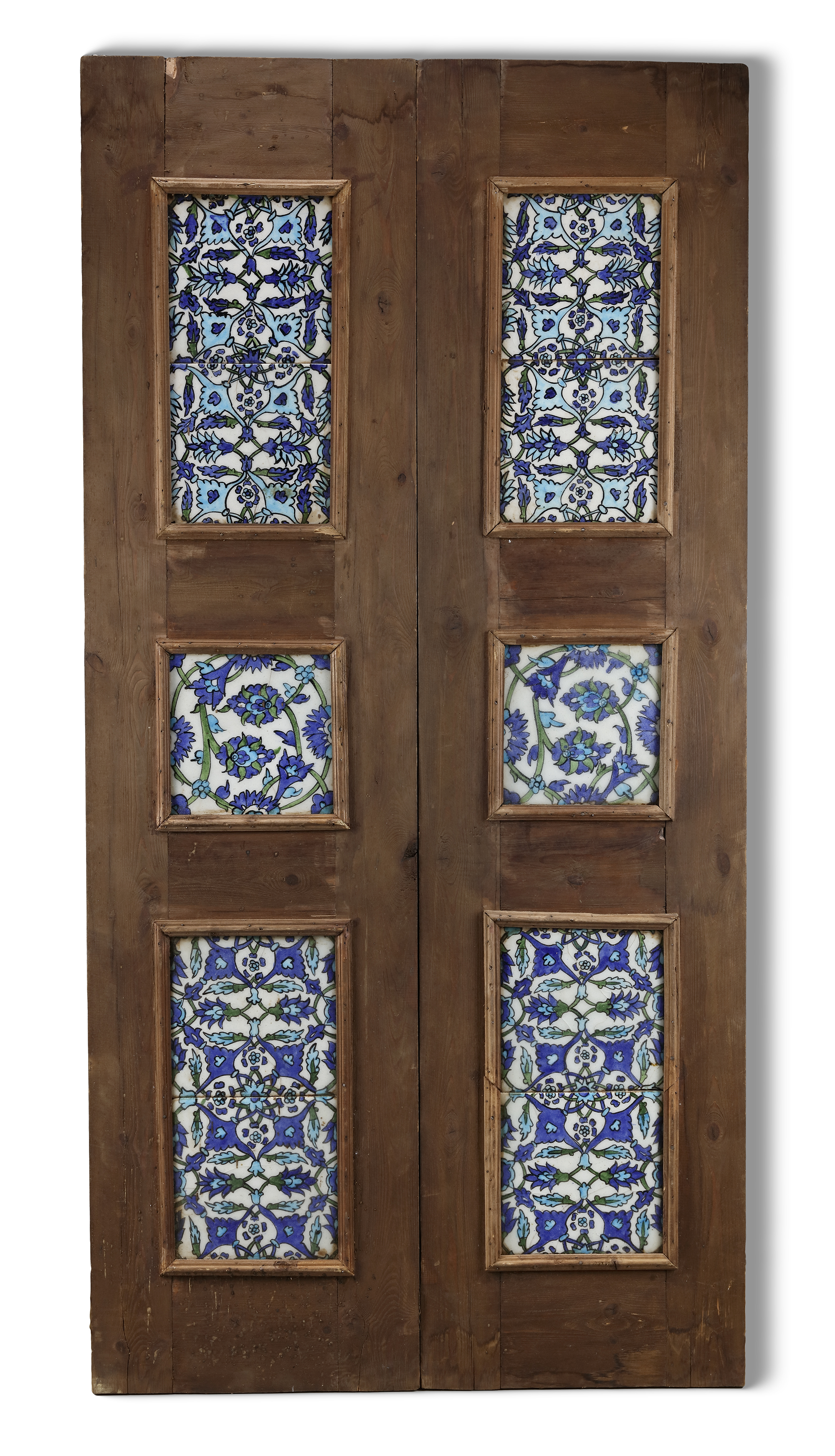 A WOODEN DOOR SET WITH 10 DAMASCUS STYLE POTTERY TILES, 20TH CENTURY