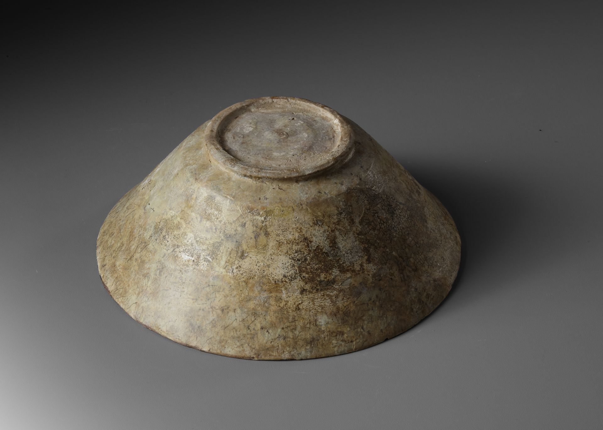 A NISHAPUR CONICAL POTTERY BOWL, PERSIA, LATE 9TH-EARLY 10TH CENTURY - Image 4 of 4