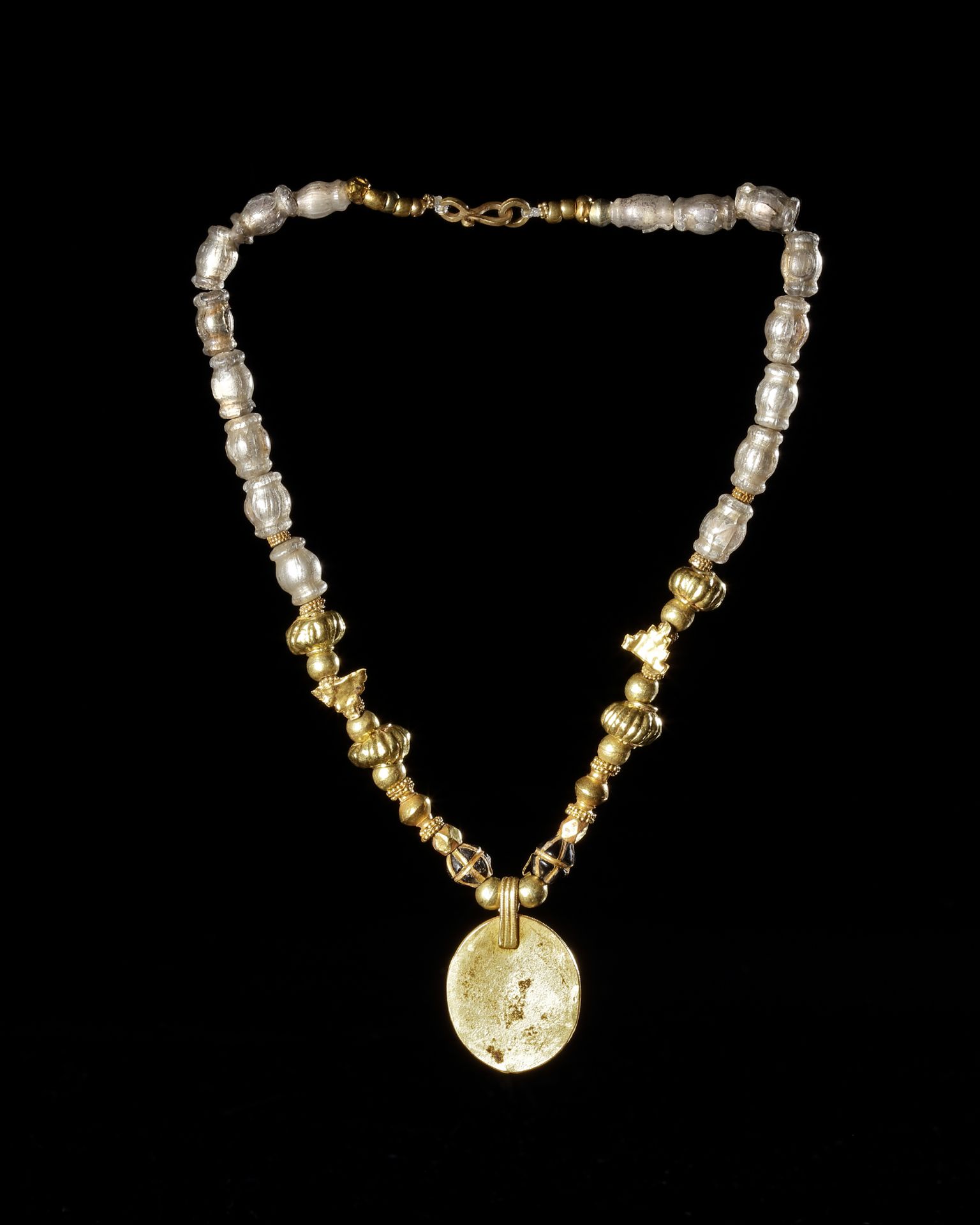 A NECKLACE WITH A CAMEO PENDANT AND NECKLACE OF ANCIENT BEADS OF VARIOUS PERIODS, 3RD CENTURY BC TO - Image 2 of 3