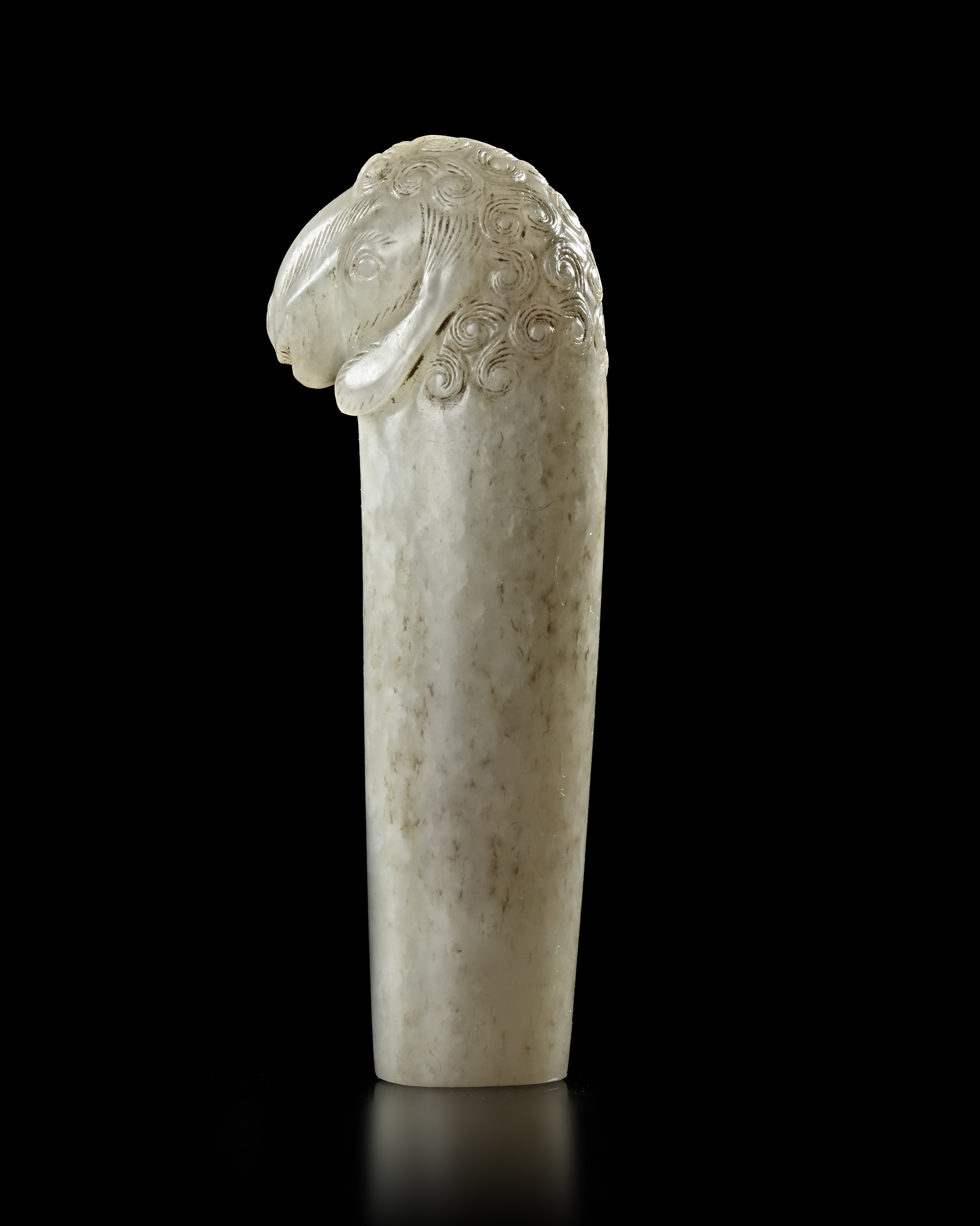 A FINE MUGHAL JADE RAM'S-HEAD DAGGER'S HILT, 19TH CENTURY - Image 7 of 10