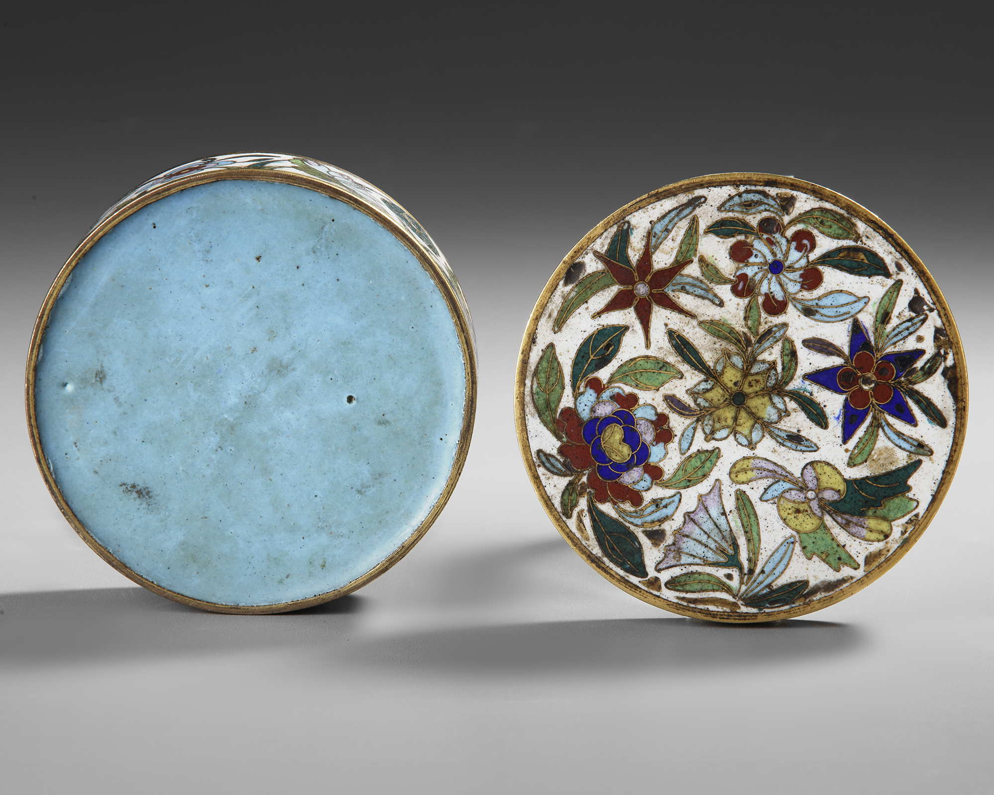 A CHINESE CLOISONNÉ ENAMEL BOX, 19TH CENTURY - Image 4 of 4