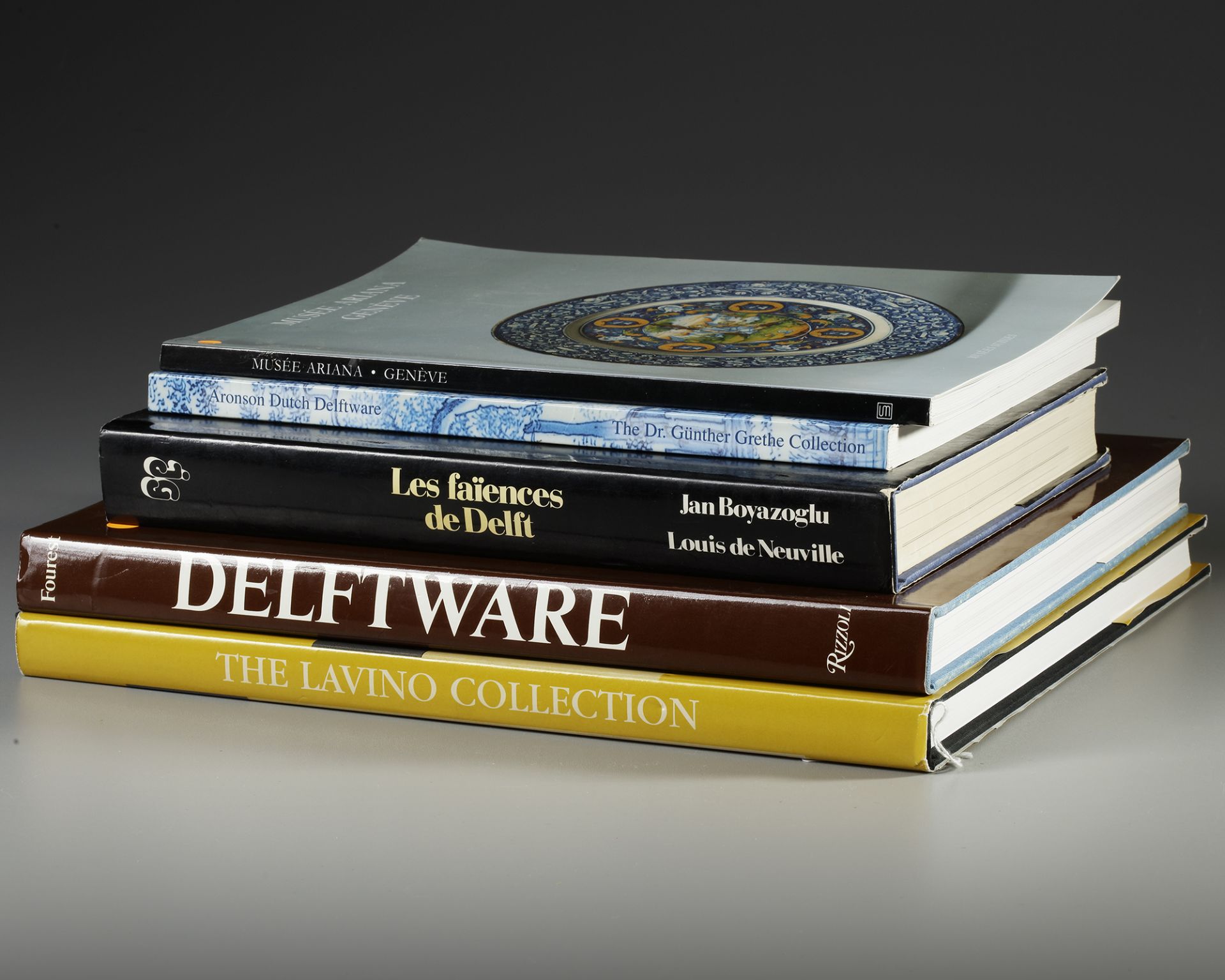 A COLLECTION OF FIVE BOOKS, DELFTWARE - Bild 2 aus 2