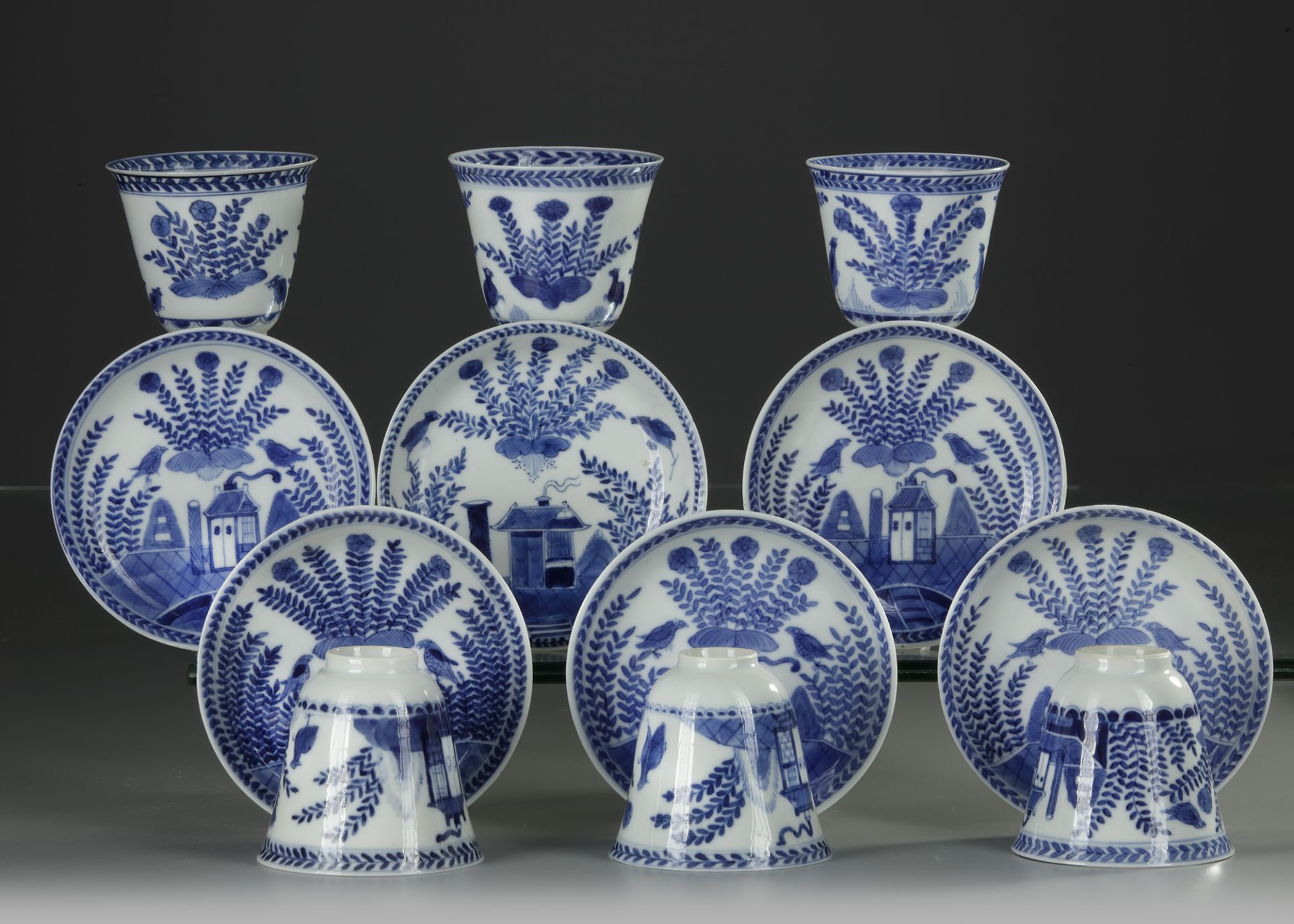 SIX CHINESE BLUE AND WHITE 'CUCKOO IN THE HOUSE' CUPS AND SAUCERS, 18TH CENTURY - Bild 2 aus 3