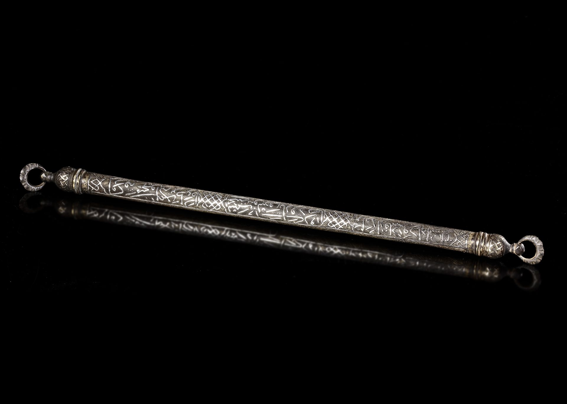 A TIMURID SILVER INLAID BRONZE SCROLL HOLDER, 14TH/15TH CENTURY - Bild 2 aus 7