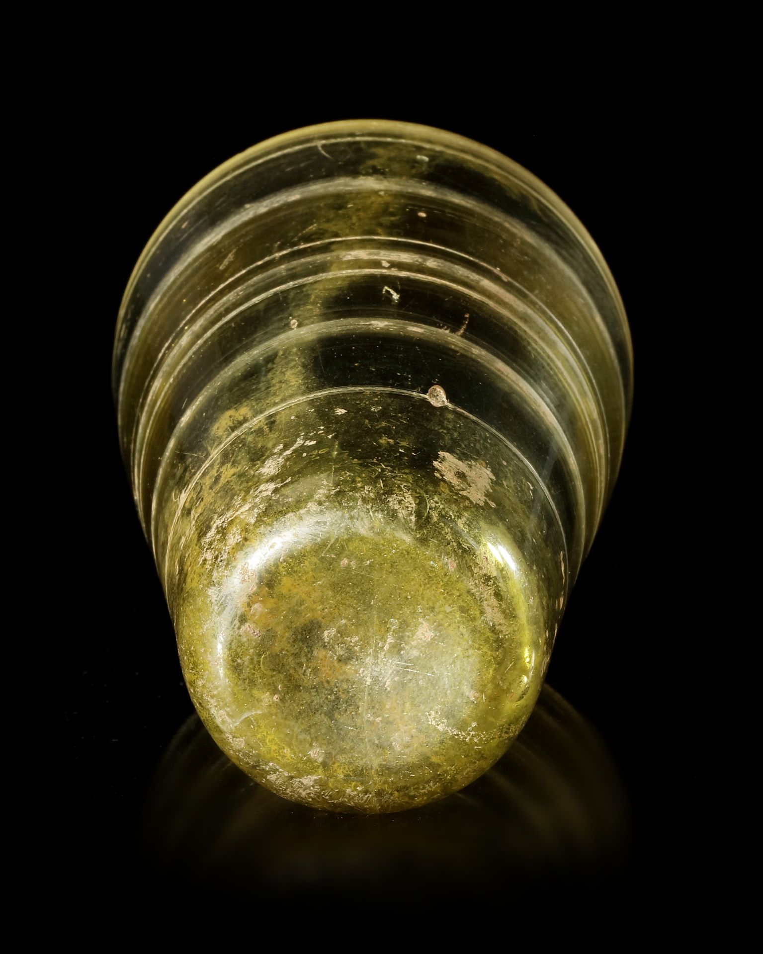 AN UMAYYAD GLASS BEAKER, NEAR EAST 7TH-8TH CENTURY - Bild 7 aus 8