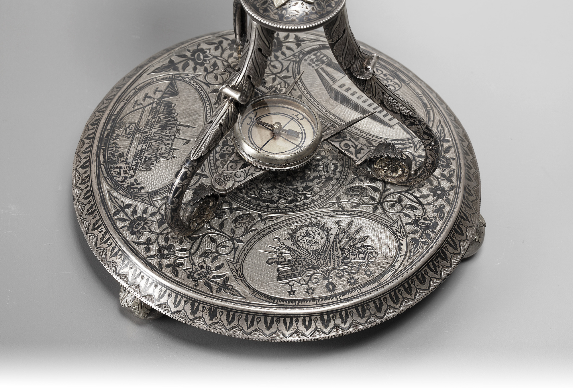 AN OTTOMAN SILVER, NIELLOED AND ENGRAVED GLOBE CLOCK BEARING THE TUGHRA OF SULTAN ABDULHAMID II TURK - Image 15 of 18