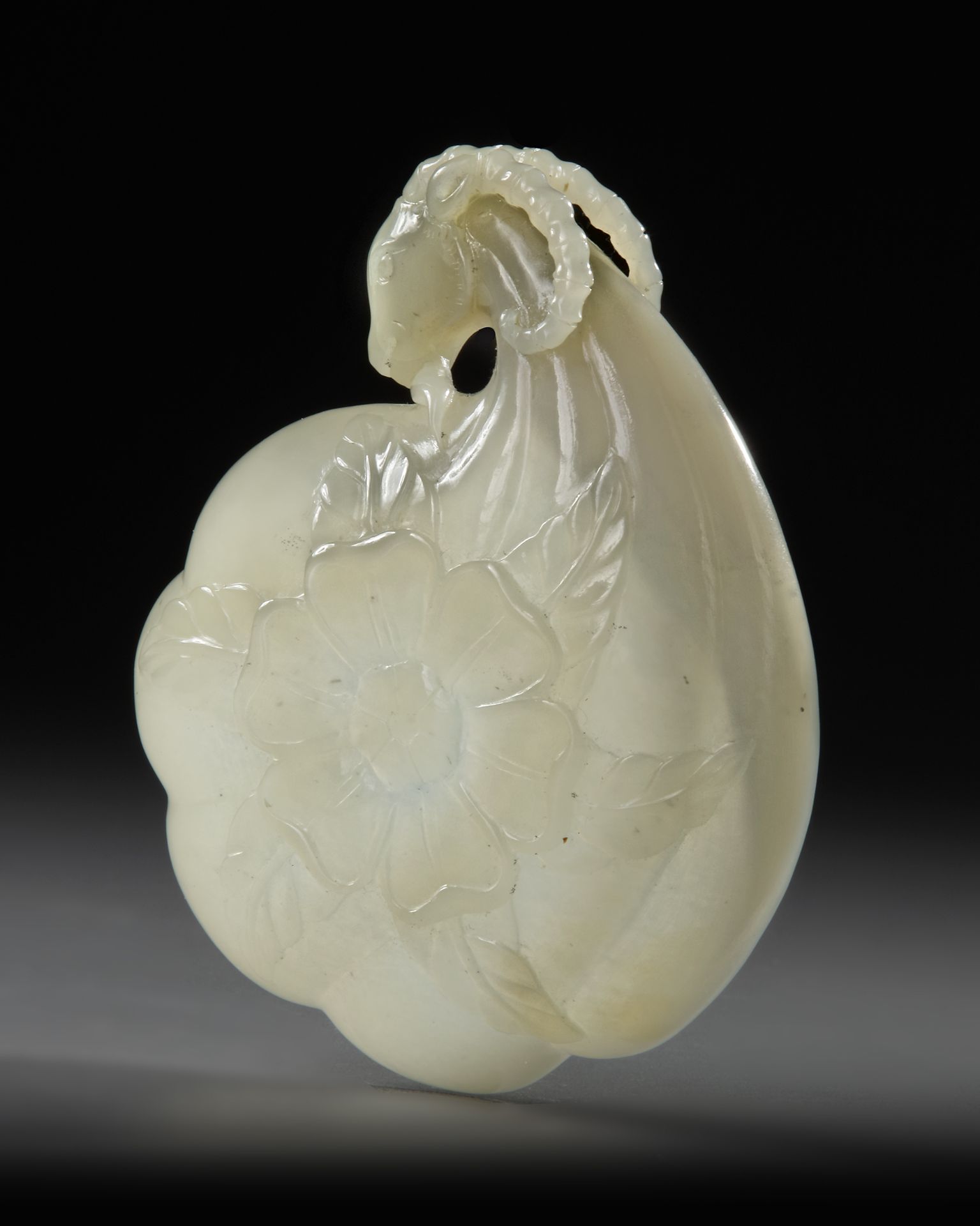 A MUGHAL-STYLE CARVED JADE RAMS CUP, 18TH CENTURY - Bild 7 aus 20