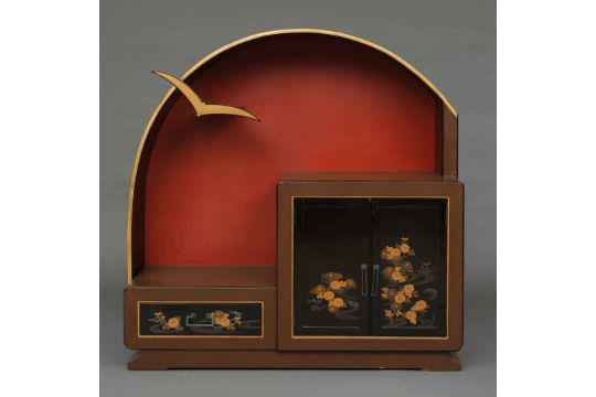 A JAPANESE VINTAGE DISPLAY CABINET, SHOWA PERIOD 1926-1989) - Bild 1 aus 17