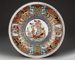 A JAPANESE IMARI ‘BLACK SHIP’ BOWL, MEIJI PERIOD (1868-1912)