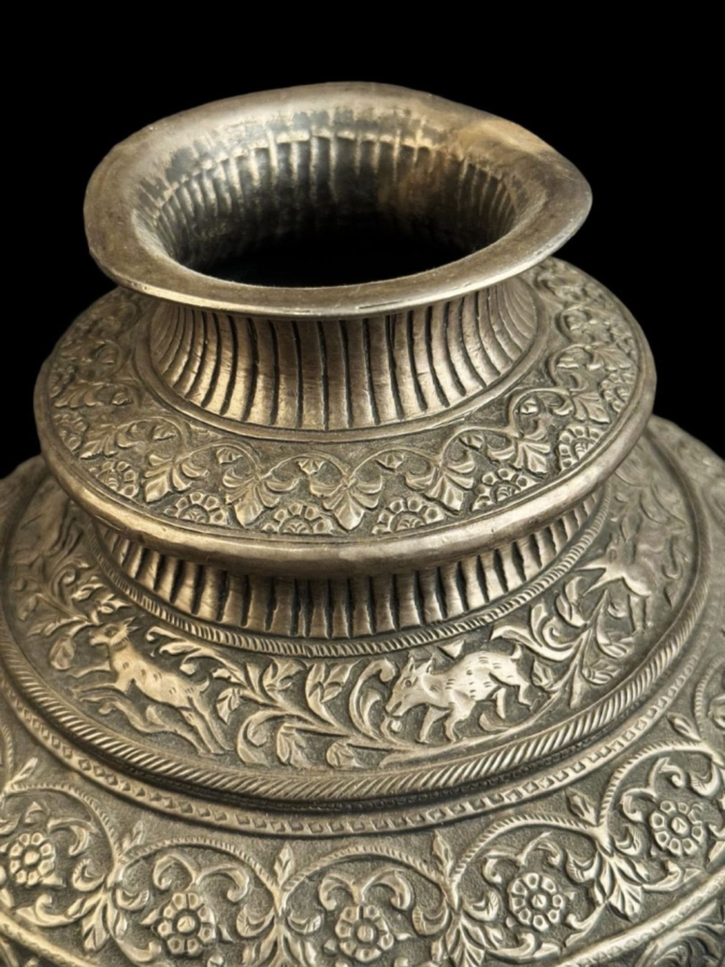 Mughal Indian silver jar - Image 4 of 5