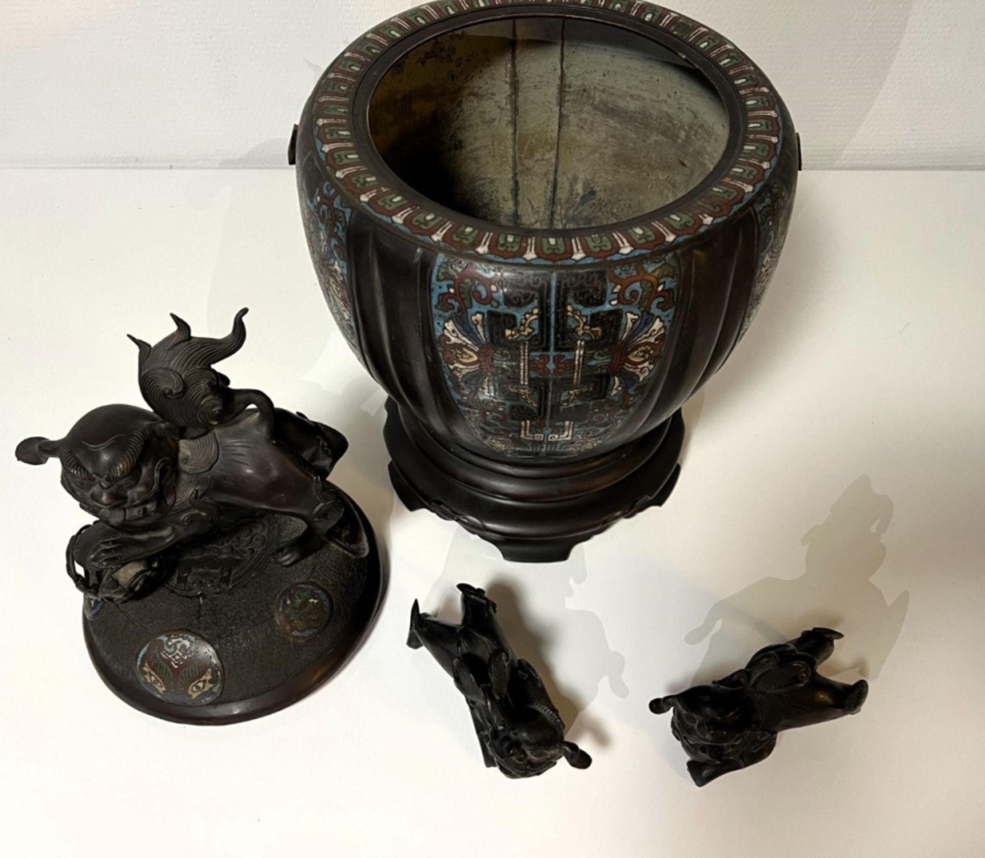 Bronze Chinese incense burner - Image 10 of 13