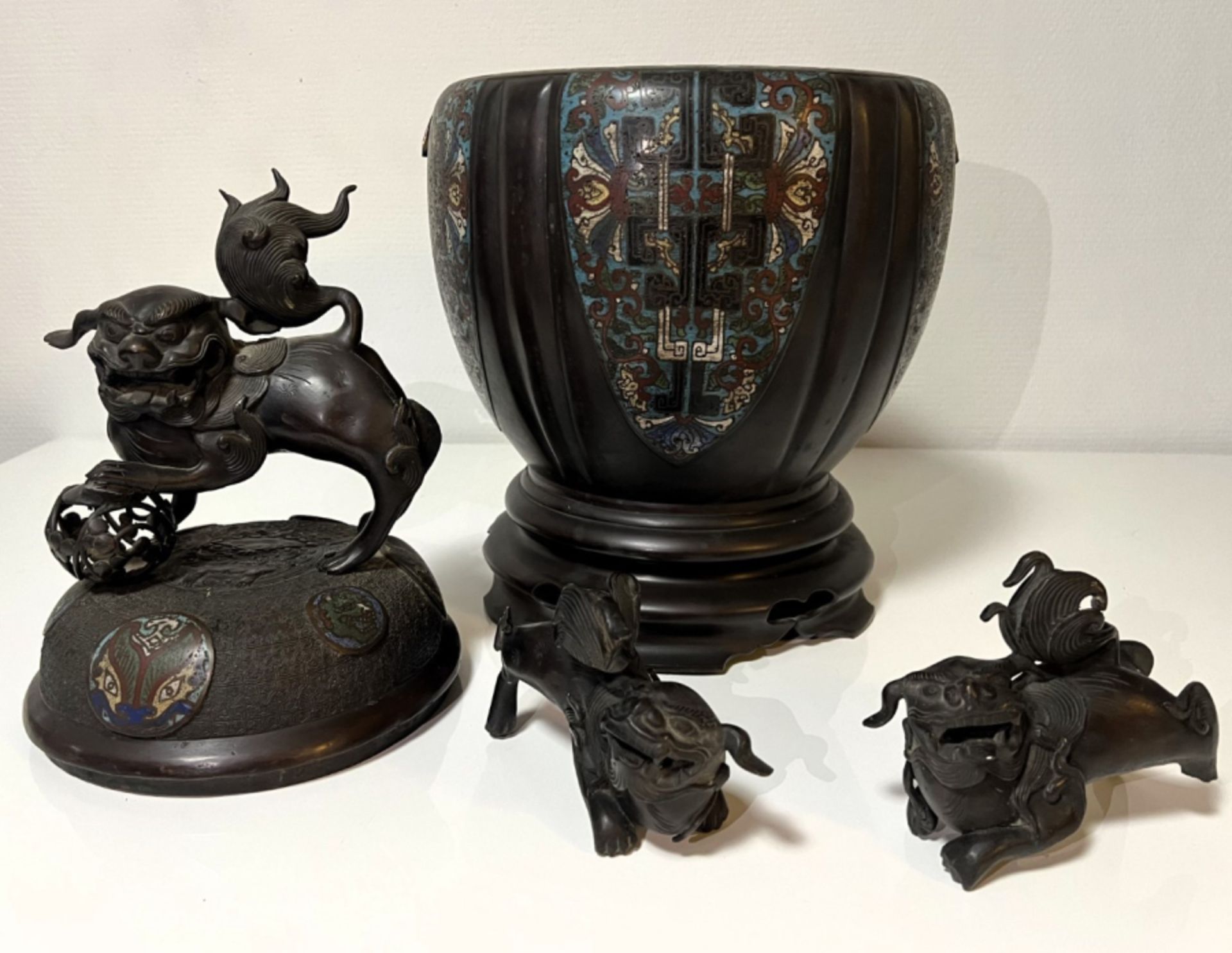 Bronze Chinese incense burner - Image 9 of 13