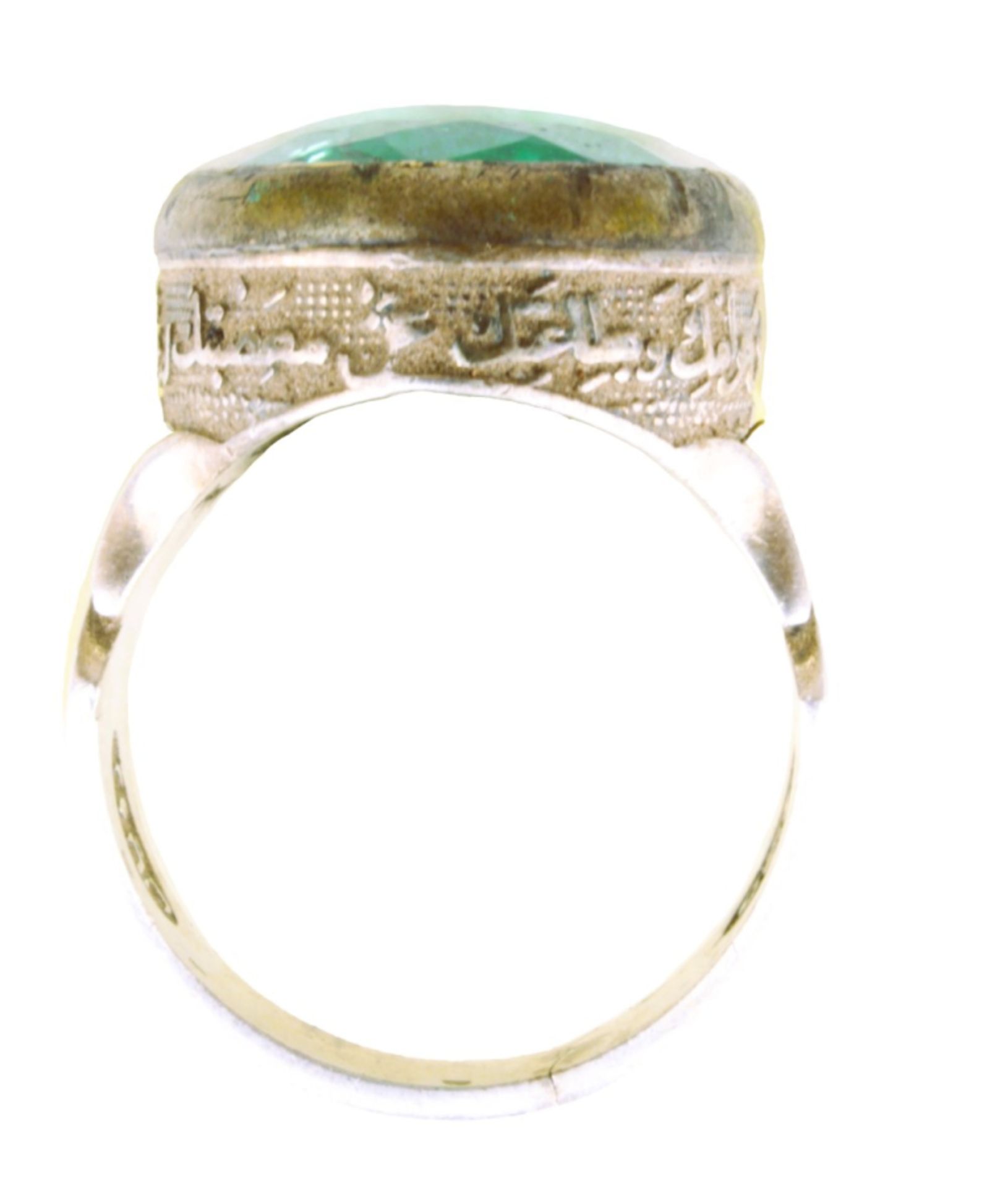 Silver ring with green stone engraved with islamic script - Image 4 of 7