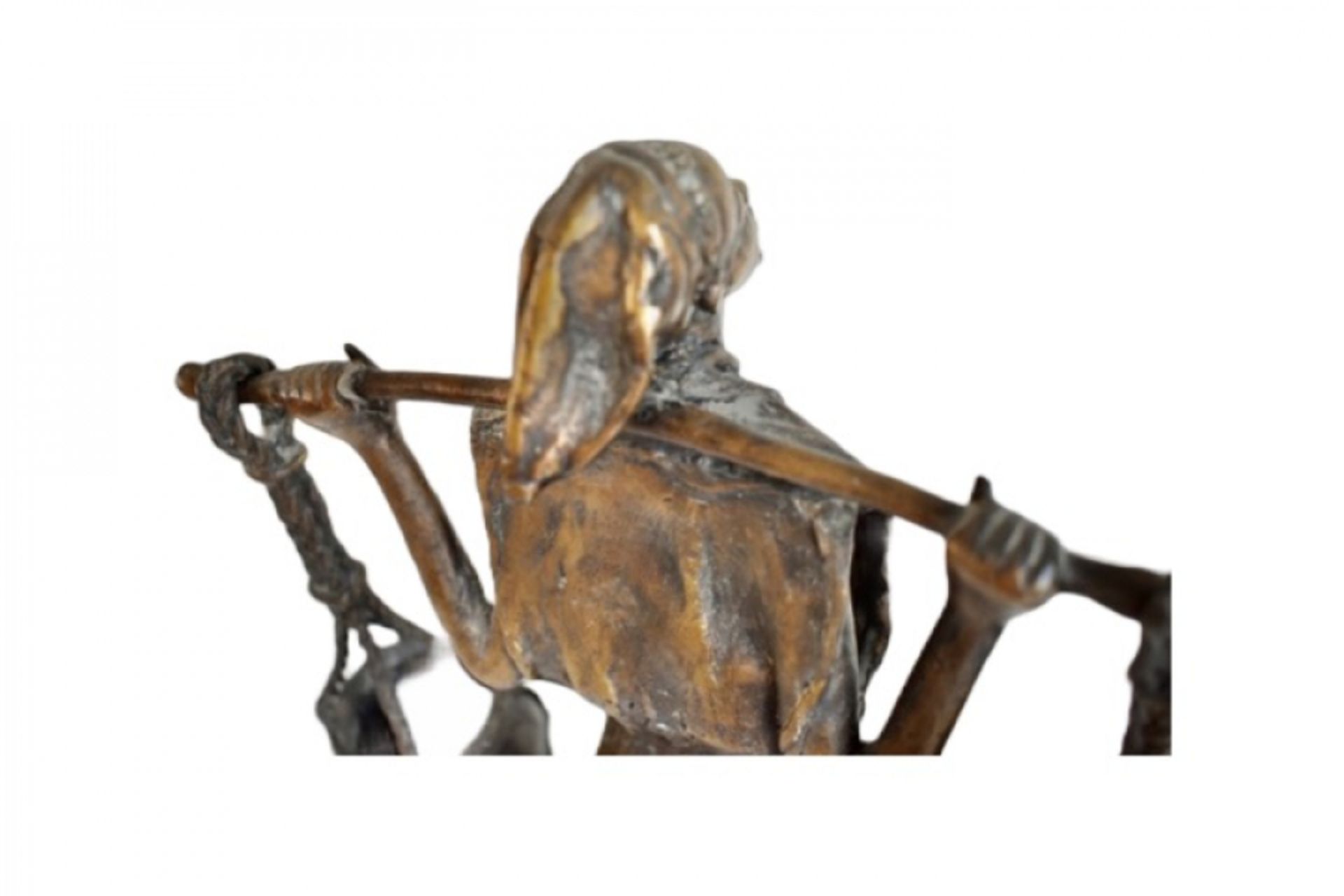 A bronze statue of a water carrier - Image 5 of 5