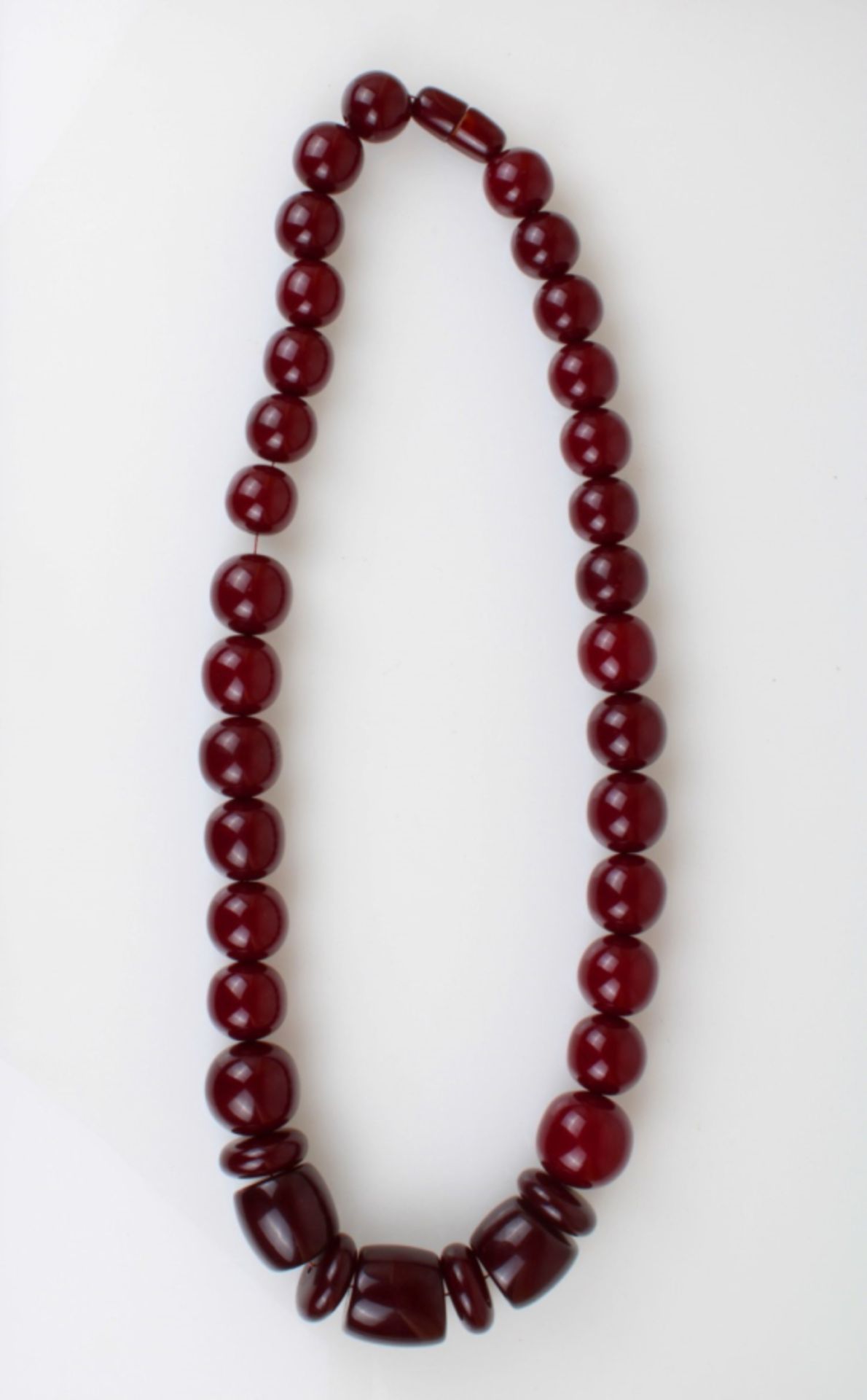 A 19th century Bakelite Necklace - Image 2 of 13