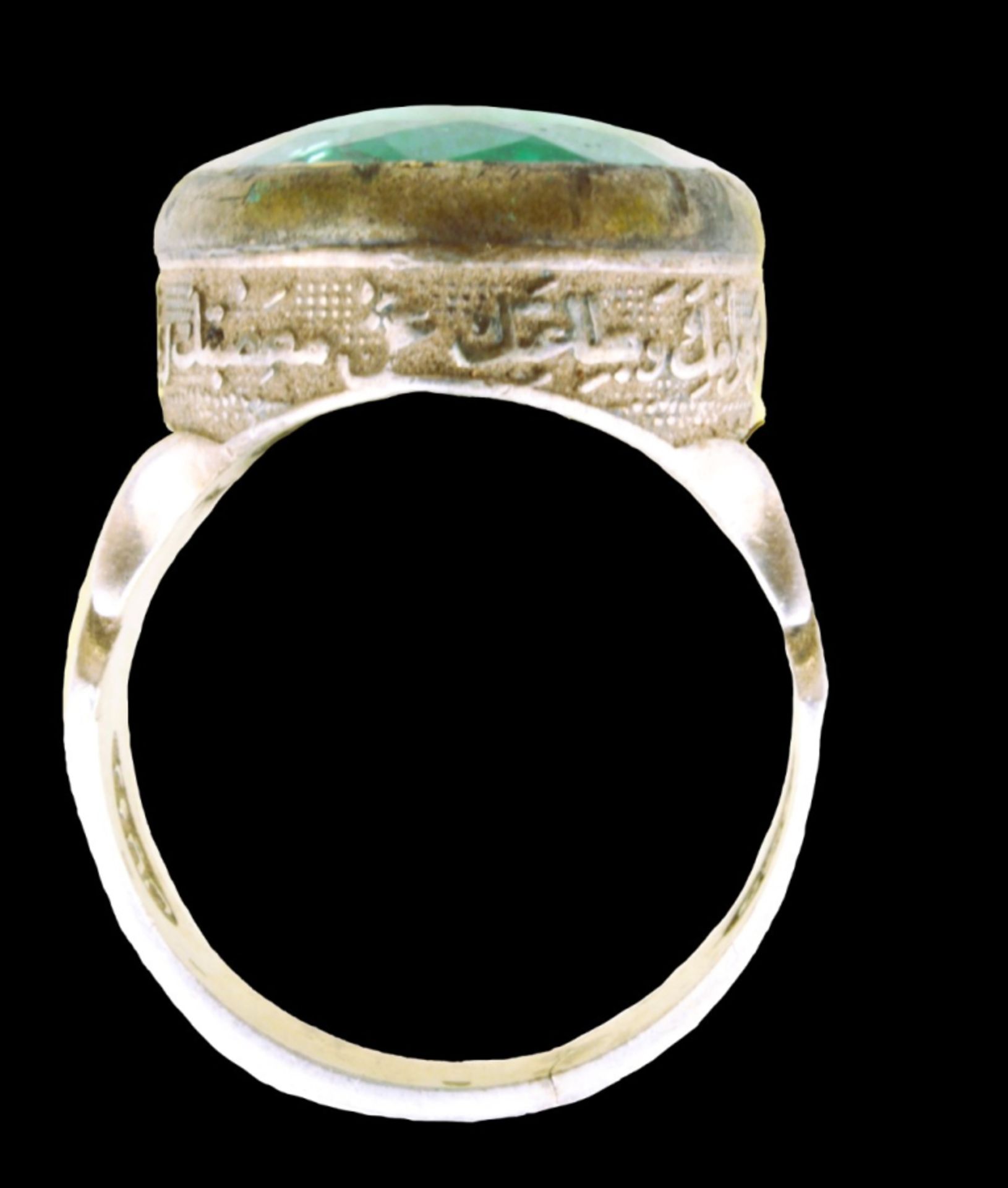 Silver ring with green stone engraved with islamic script - Image 5 of 7